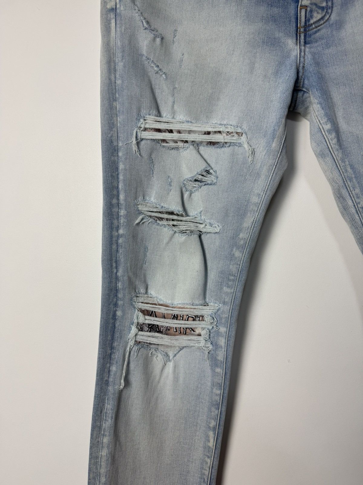 Amiri Amiri Light Washed Blue MX1 Logo Jeans Luxury Designer Size US 34 / EU 50 - 4 Thumbnail