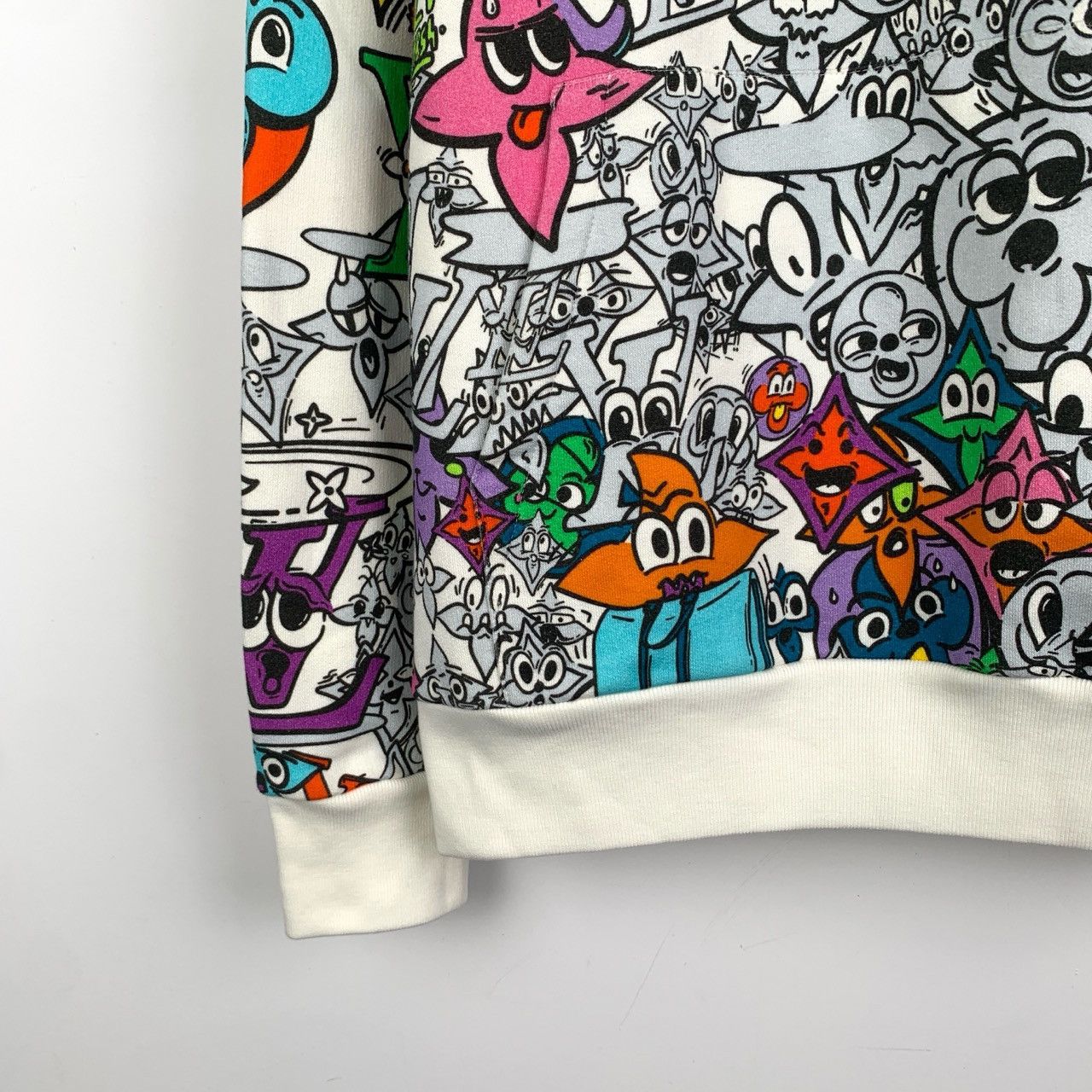 Louis Vuitton Louis Vuitton 23SS Comic All Over Print Hoodie K26WX Size US XS / EU 42 / 0 - 4 Thumbnail