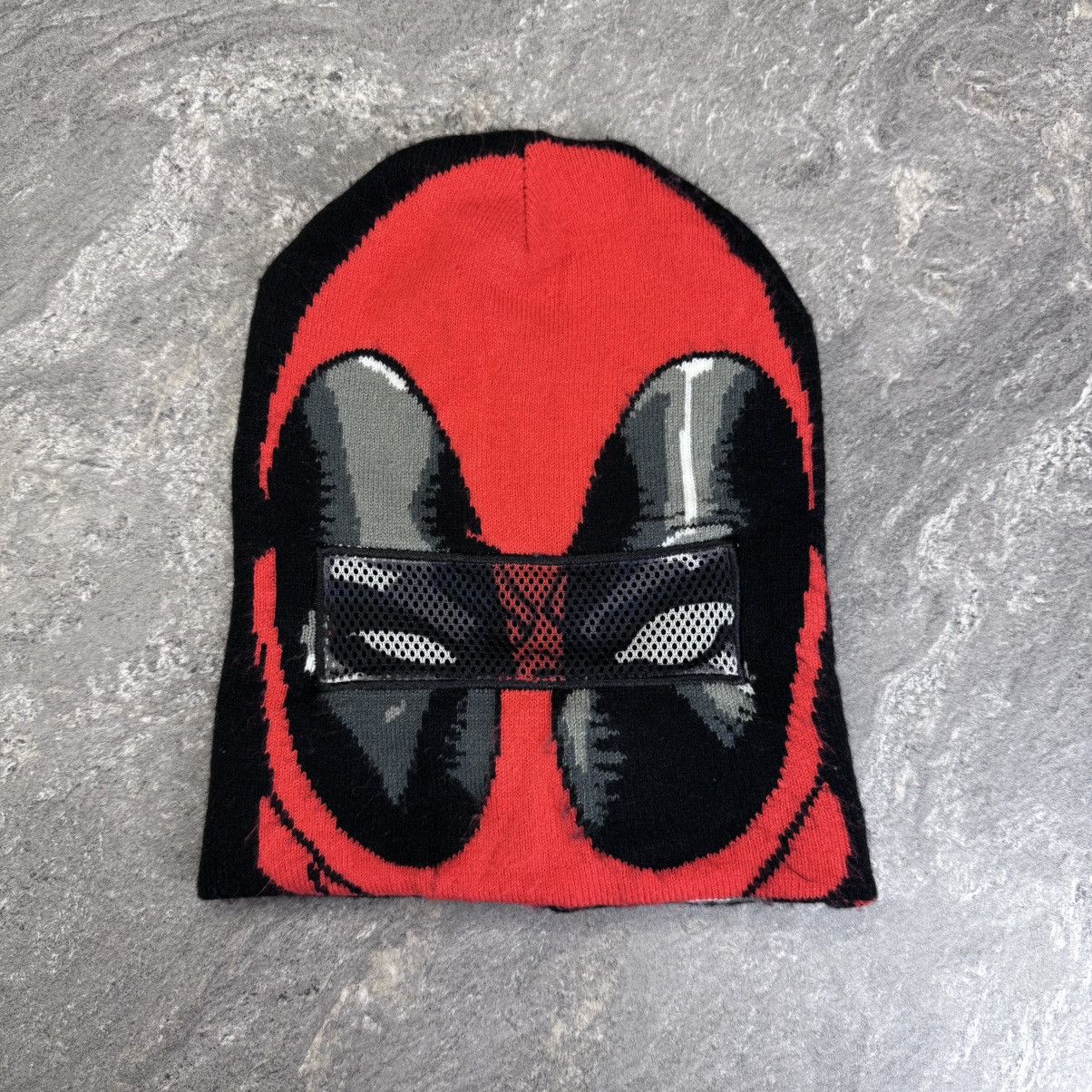 Marvel Comics Vintage Y2K Deadpool marvel comics beanie hat mask Size ONE SIZE - 1 Thumbnail