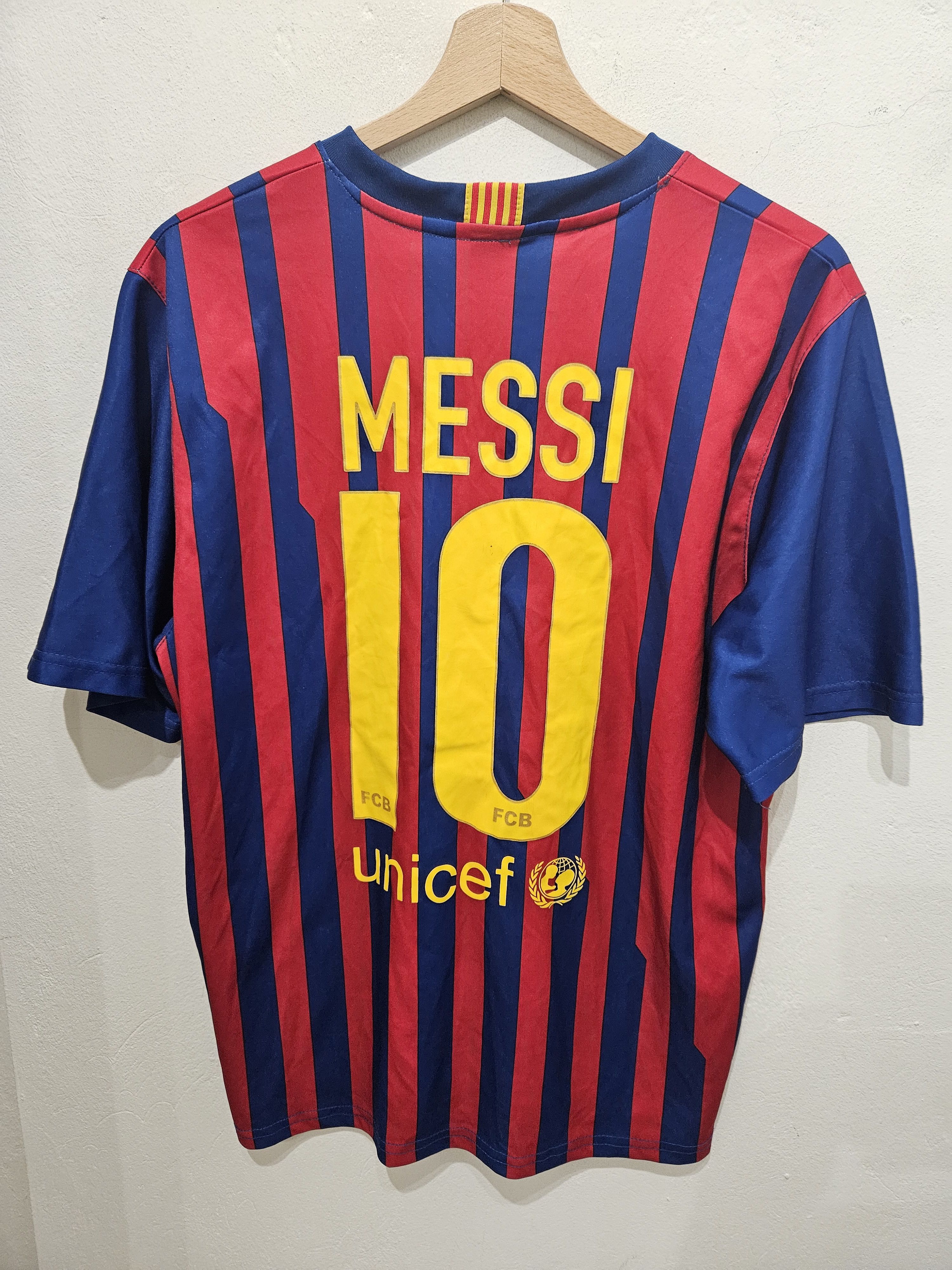 LEO MESSI FC BARCELONA ROGERS SIZE M JERSEY SHIRT