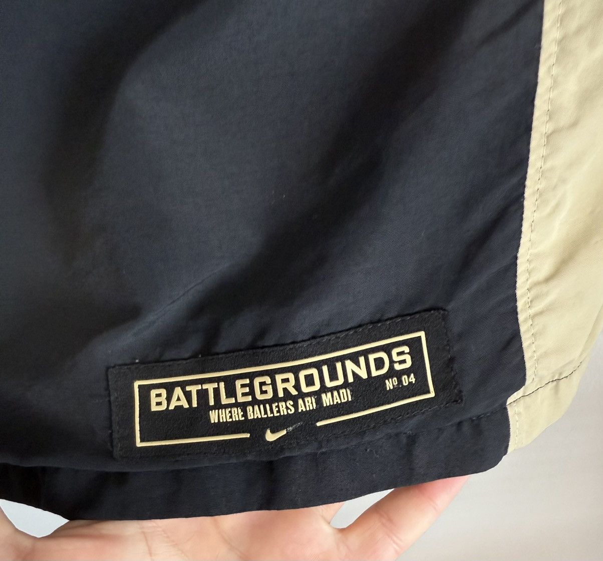Nike Vintage Nike Battlegrounds athletic shorts Size US 36 / EU 52 - 9 Thumbnail