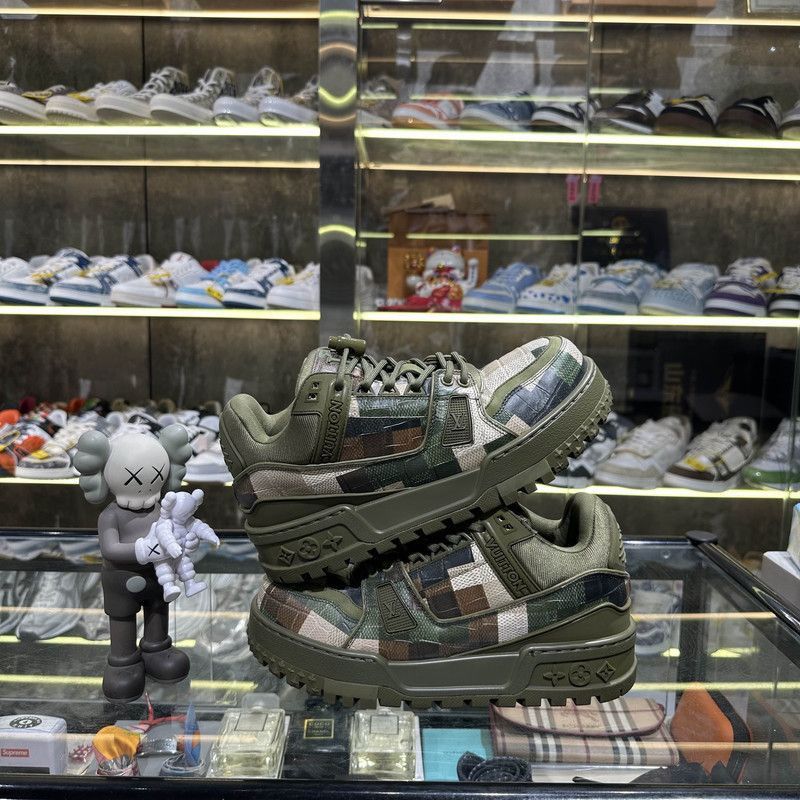 Louis Vuitton Louis Vuitton Trainer Maxi Sneakers in Green -2508 Size US 8 / EU 41 - 8 Thumbnail