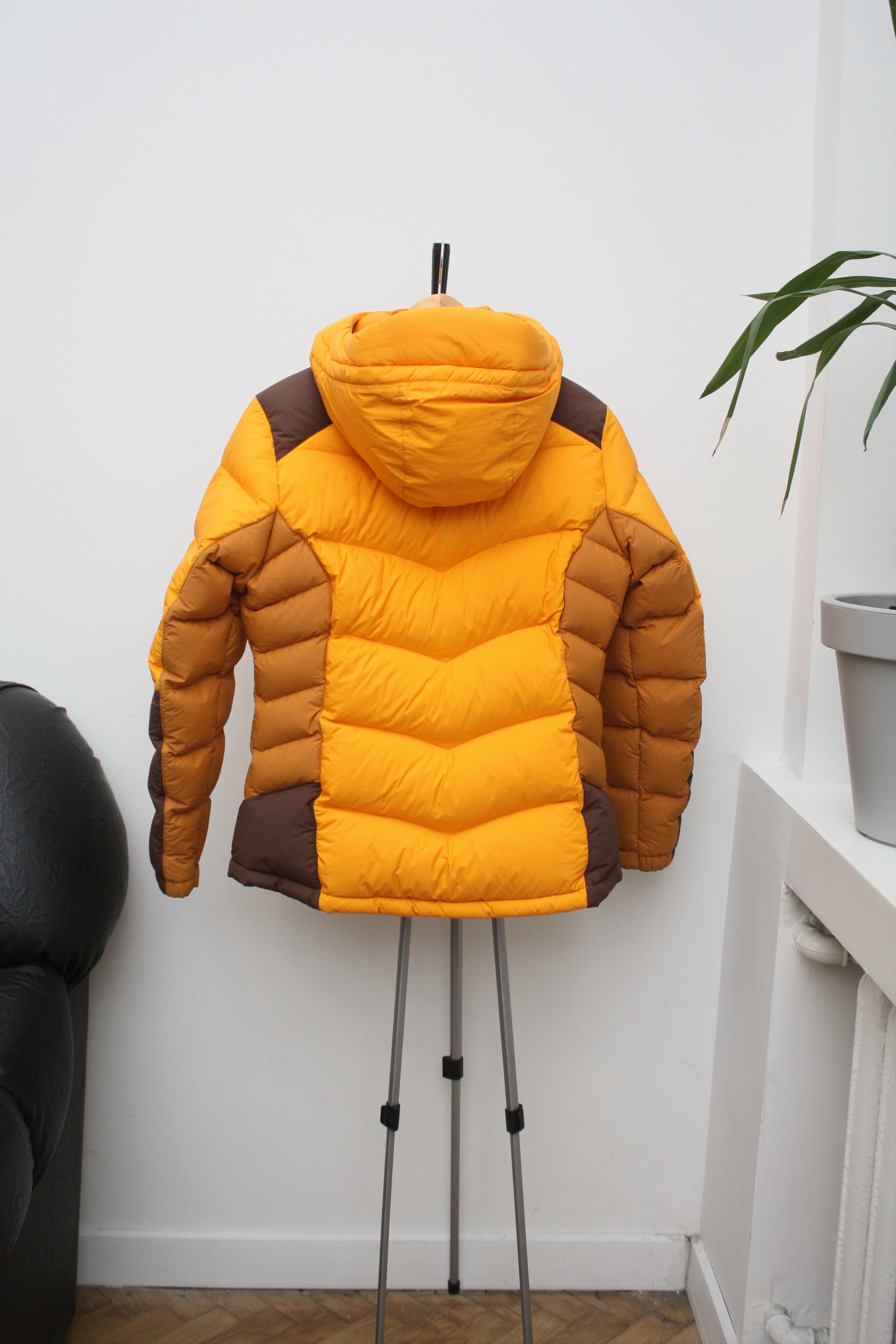 Montbell Montbell Yellow Puffer Down Jacket Women's Medium Size M / US 6-8 / IT 42-44 - 3 Thumbnail