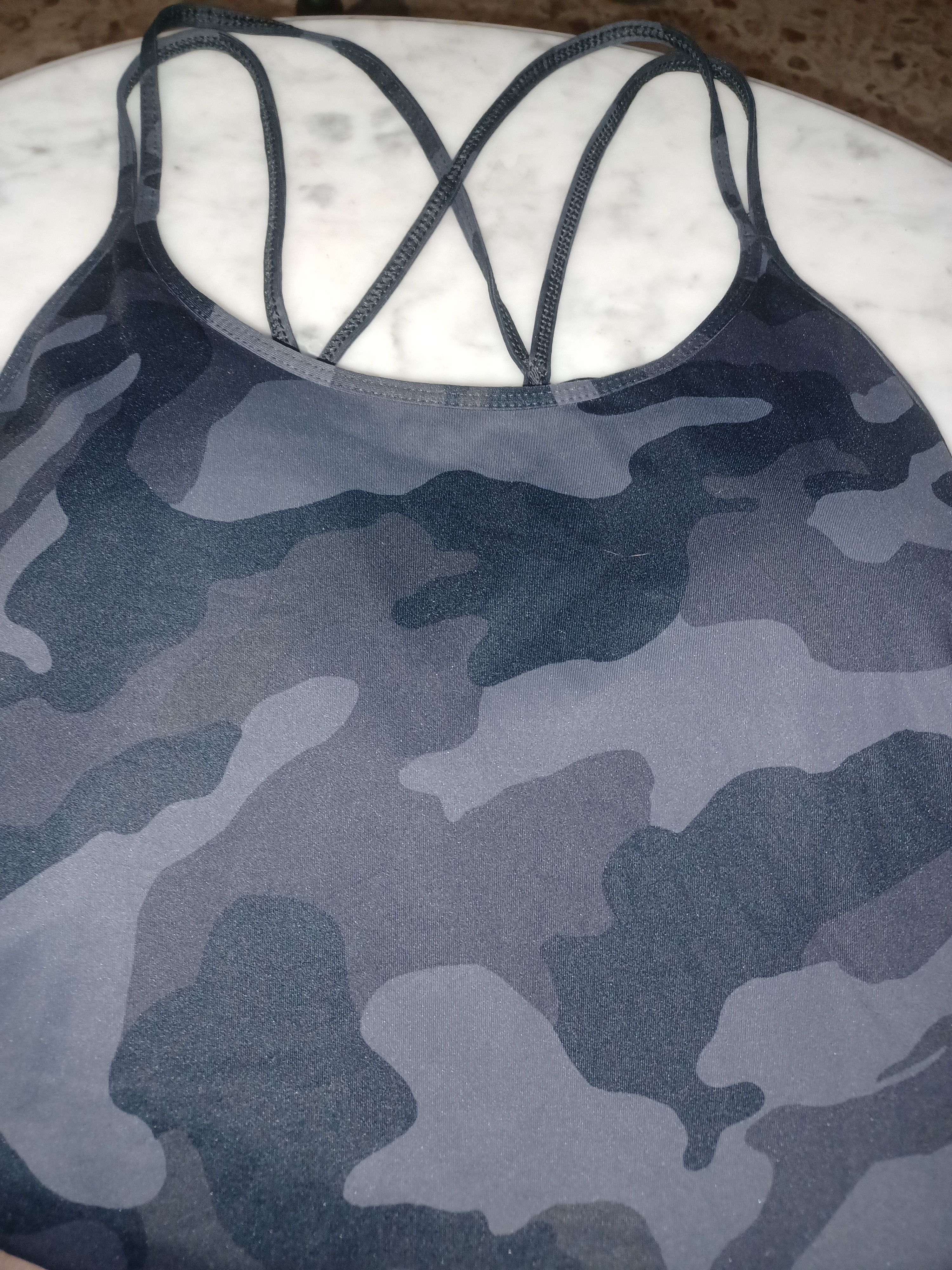 Other Old Navy Active Women's Athletic Top Medium Camo Size M / US 6-8 / IT 42-44 - 2 Thumbnail