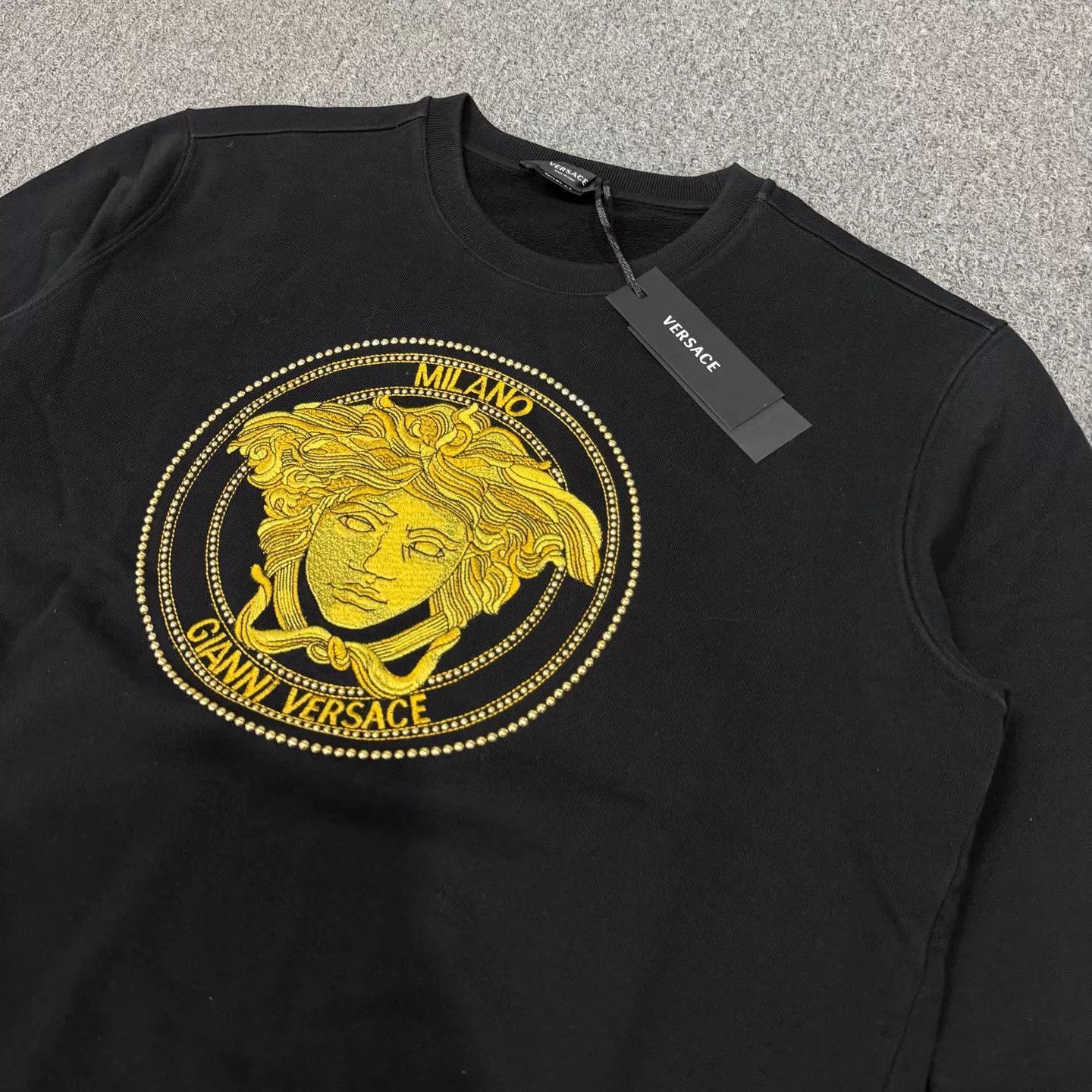 Versace Versace Blk Gold Thread Medusa Sweaters S Size US S / EU 44-46 / 1 - 3 Thumbnail