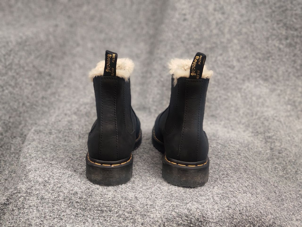 Dr. Martens Dr.Martens 2976 Leonore Leather Fur Lined Chelsea boots Size US 11 / IT 41 - 10 Thumbnail