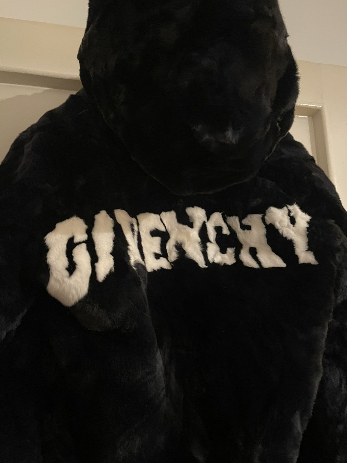 Givenchy Givenchy Riccardo Tisci Lapin Rabbit Fur size L Size L / US 10 / IT 46 - 7 Thumbnail