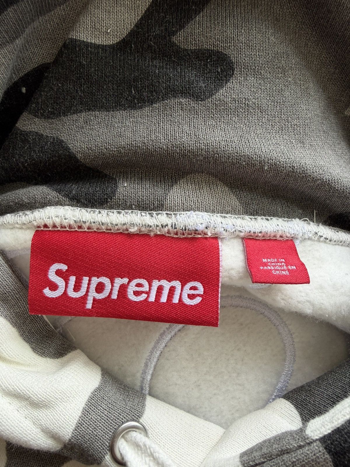 Supreme MEDIUM Supreme Snow Camo Satin Applique Hooded Sweatshirt Size US M / EU 48-50 / 2 - 7 Thumbnail