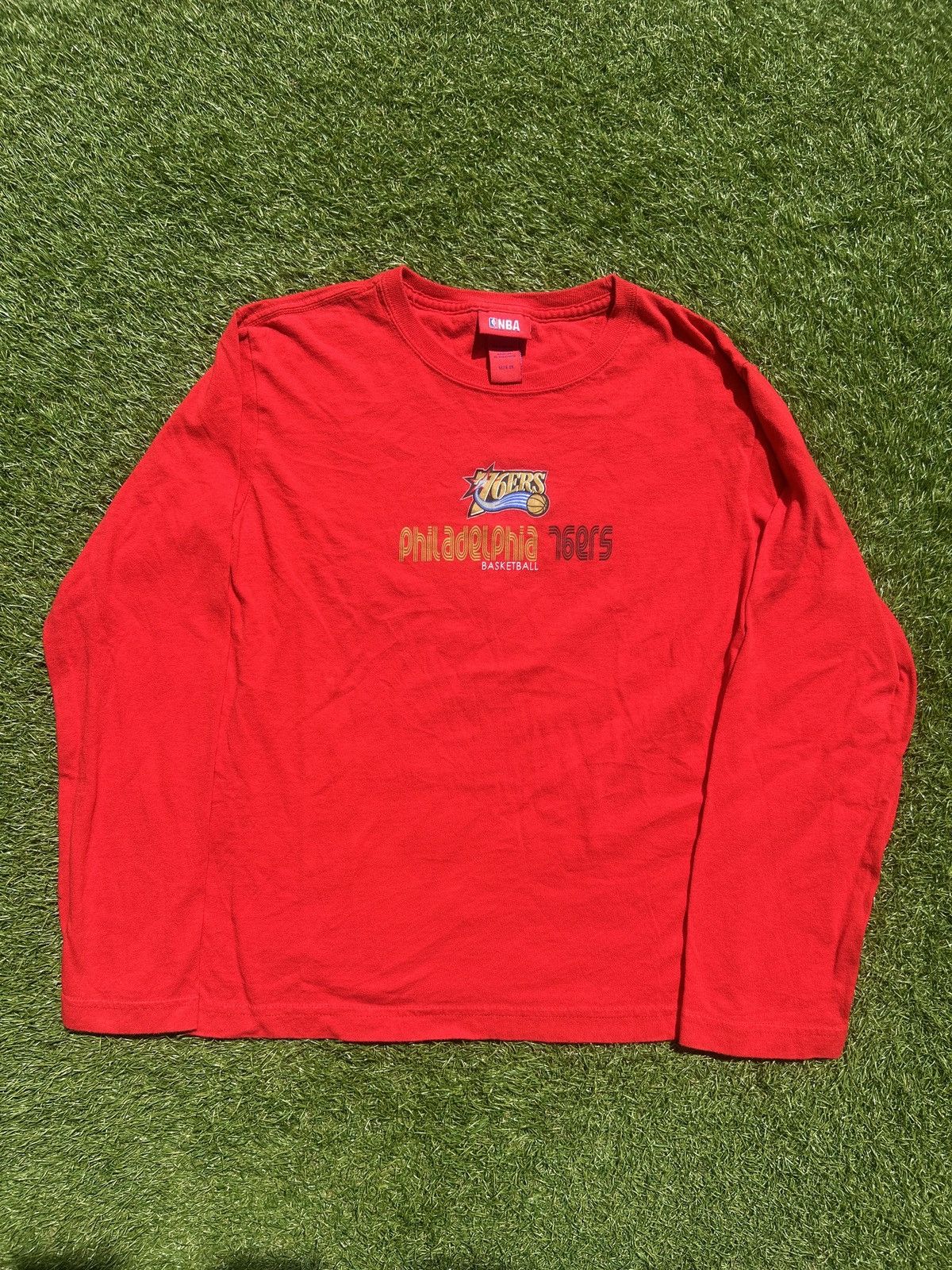 NBA Vintage 2000s Philadelphia 76ers Long Sleeve Tee Size M / US 6-8 / IT 42-44 - 2 Thumbnail