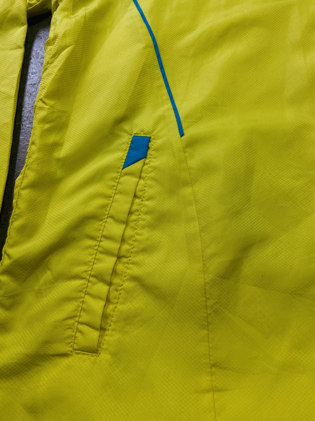 Asics Vintage Asics Windbreaker Light Jacket Size US L / EU 52-54 / 3 - 7 Thumbnail
