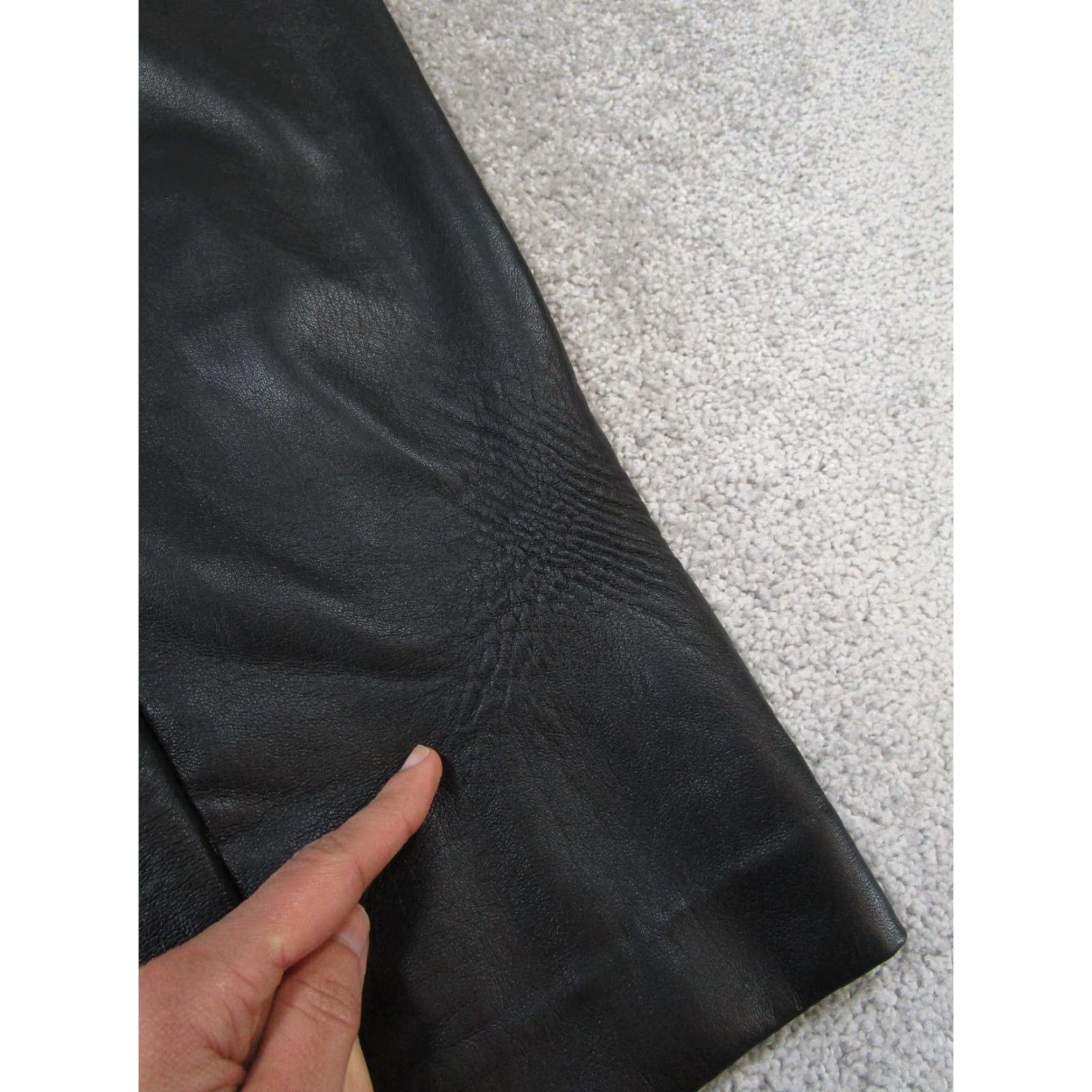 Vintage Babaton Pants Womens 0 Black Faux Leather Cropped Tapered Zip Solid Size 25" / US 0 / IT 36 - 2 Thumbnail