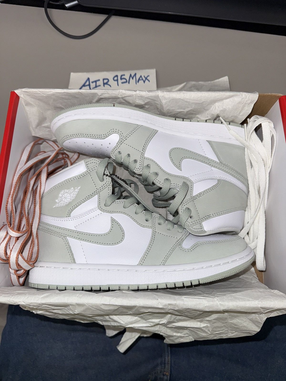 Nike Nike Air Jordan 1 High OG Women Seafoam Size US 7.5 / IT 37.5 - 3 Thumbnail