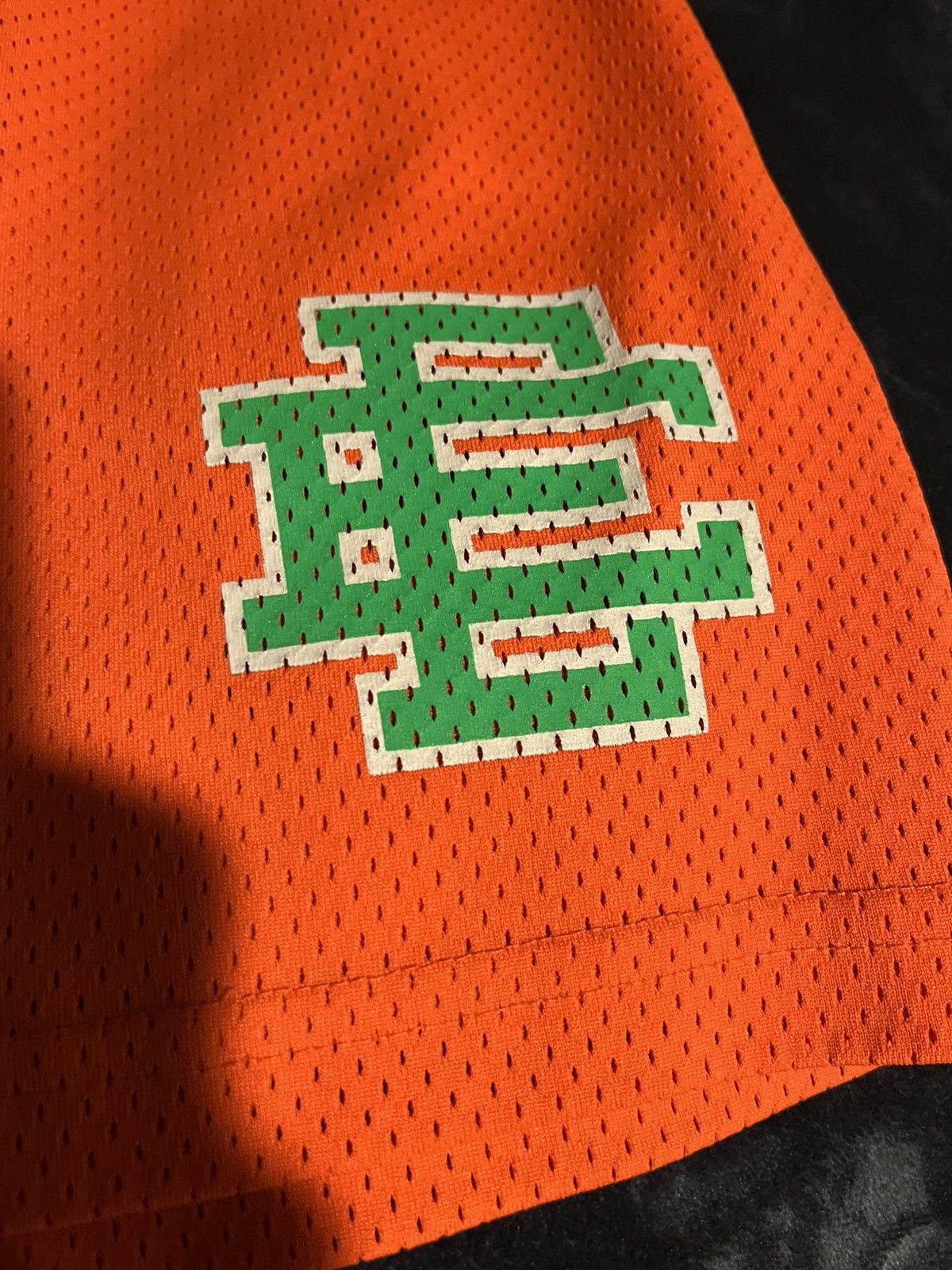 Eric Emanuel Eric Emanuel SYRACUSE ORANGE Shorts Green Logo Size US 32 / EU 48 - 2 Thumbnail