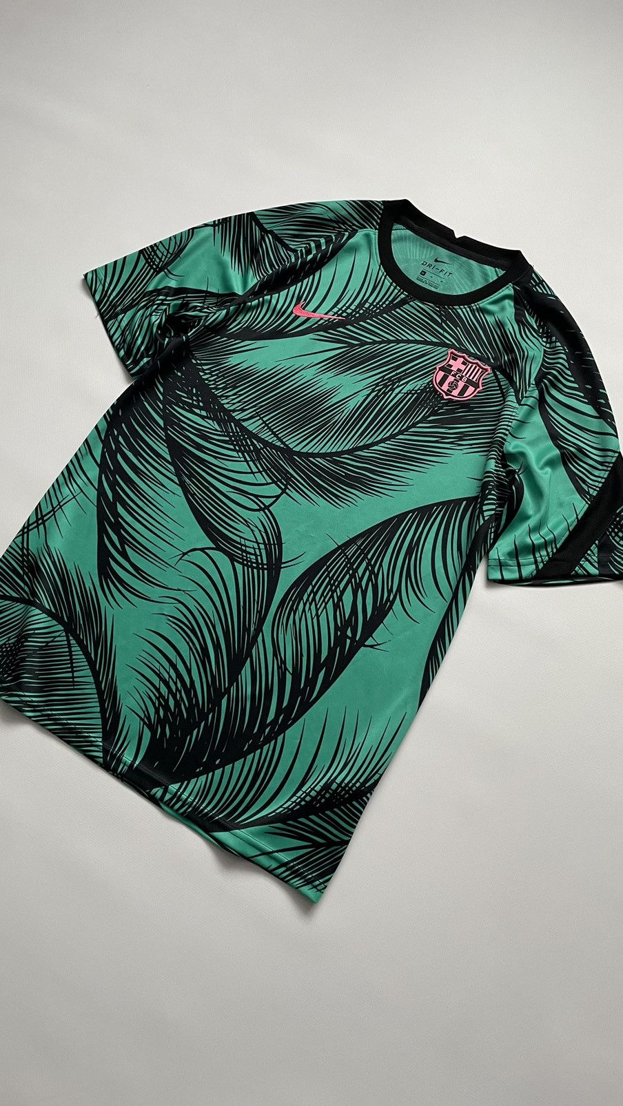 Nike Nike FC Barcelona 20-21 Special Edition Miami Collection Size US M / EU 48-50 / 2 - 2 Thumbnail