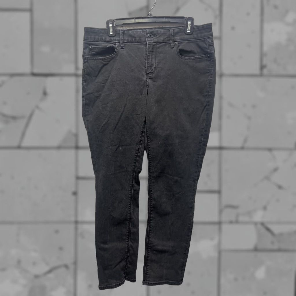 Lucky Brand VINTAGE Lucky Brand Lolita Skinny Black Jeans Women 14 Regular Size 14 Black Skinny Five-Pocket Womens Jeans Size 36" / US 14 / IT 50 - 1 Thumbnail