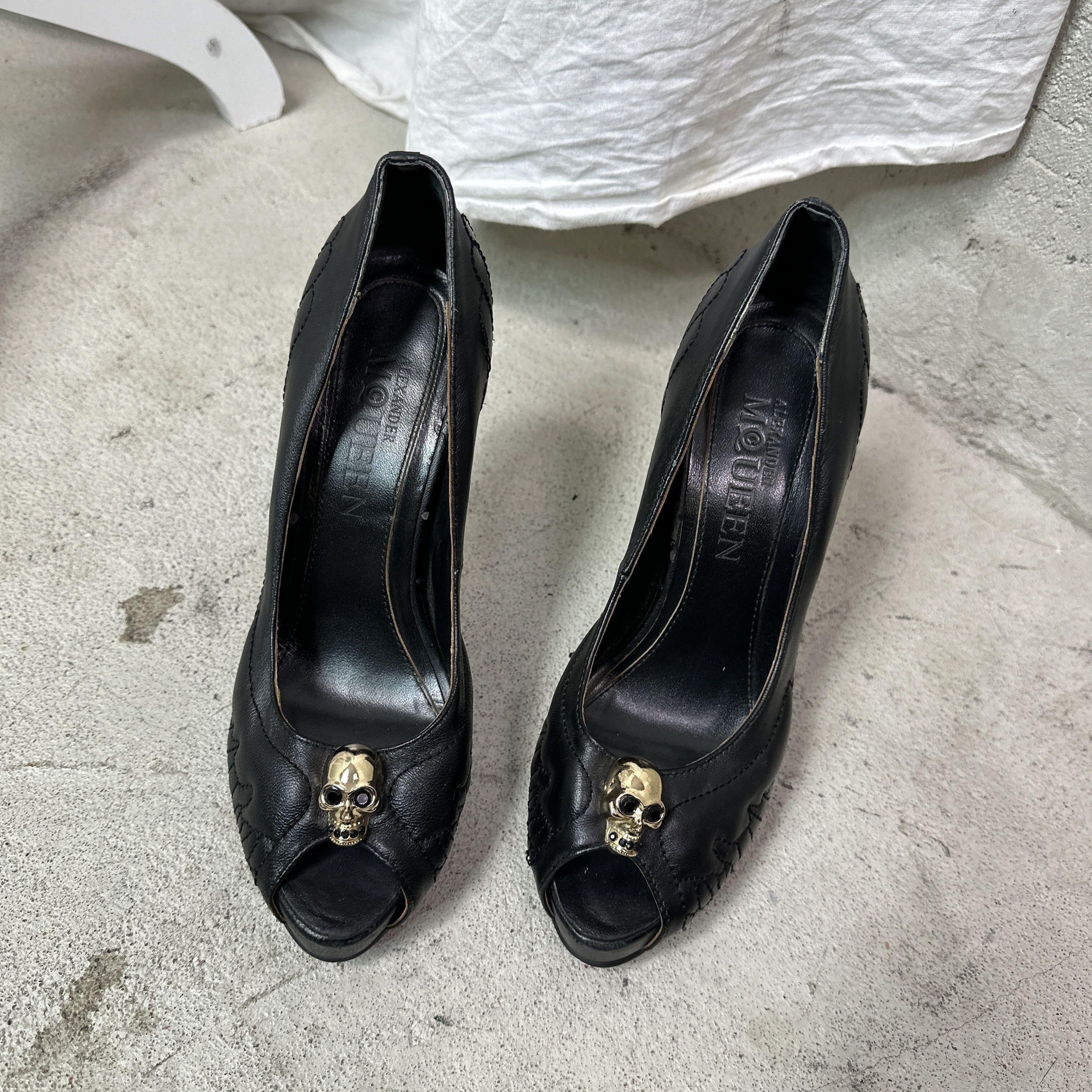 Alexander McQueen Vintage Alexander Mcqueen Peep Toe Skull Leather Heels 00s Size US 9 / IT 39 - 4 Thumbnail