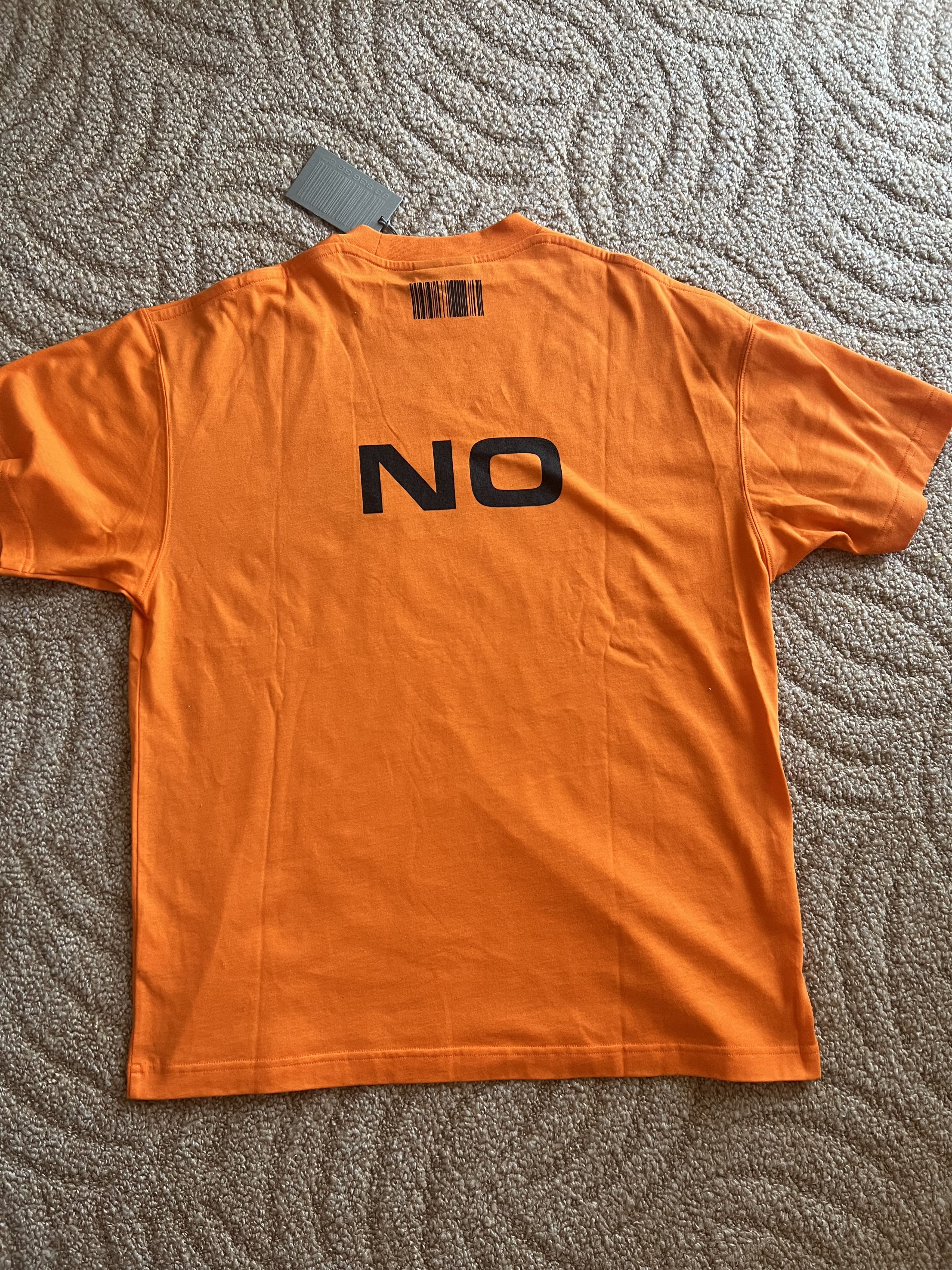 VTMNTS × Vetements VTMNTS orange T-Shirt yes no Size US XS / EU 42 / 0 - 2 Thumbnail