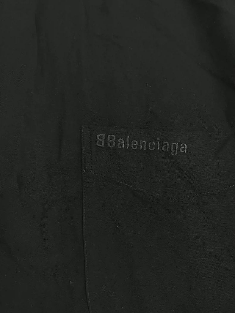 Balenciaga Balenciaga size 37 Solid Color Short Sleeve Button Shirt M Size US S / EU 44-46 / 1 - 3 Thumbnail