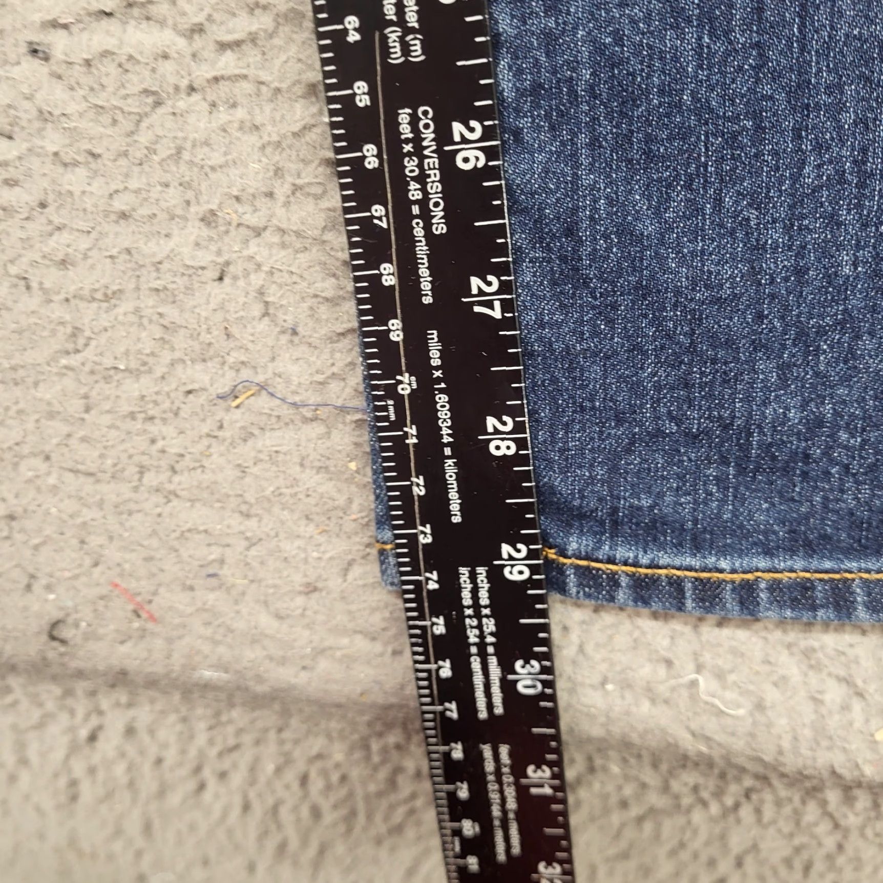 Old Navy Old Navy Jeans Women Size 10 Blue Mid Rise Straight Leg Distressed Jeans Size 32" / US 10 / IT 46 - 5 Thumbnail