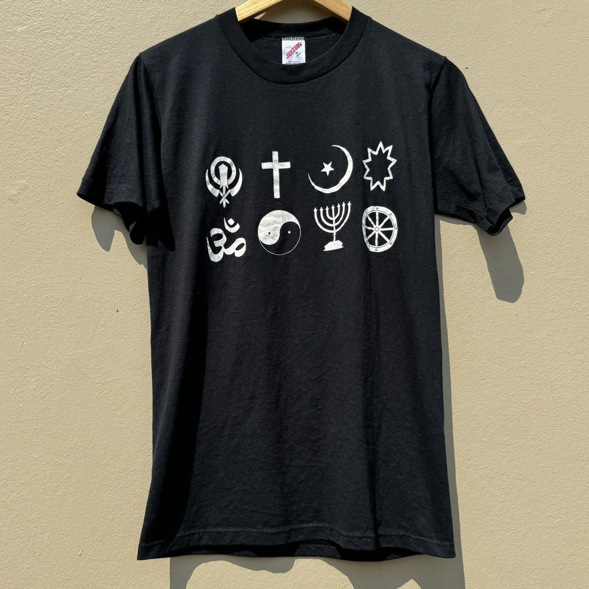 Vintage Vintage Religious symbol 90s t shirt Size US M / EU 48-50 / 2 - 1 Thumbnail