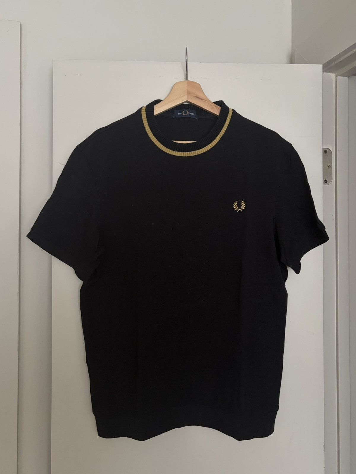 Fred Perry Black & Gold Fred Perry Ringer jersey/t-shirt Size US L / EU 52-54 / 3 - 1 Thumbnail