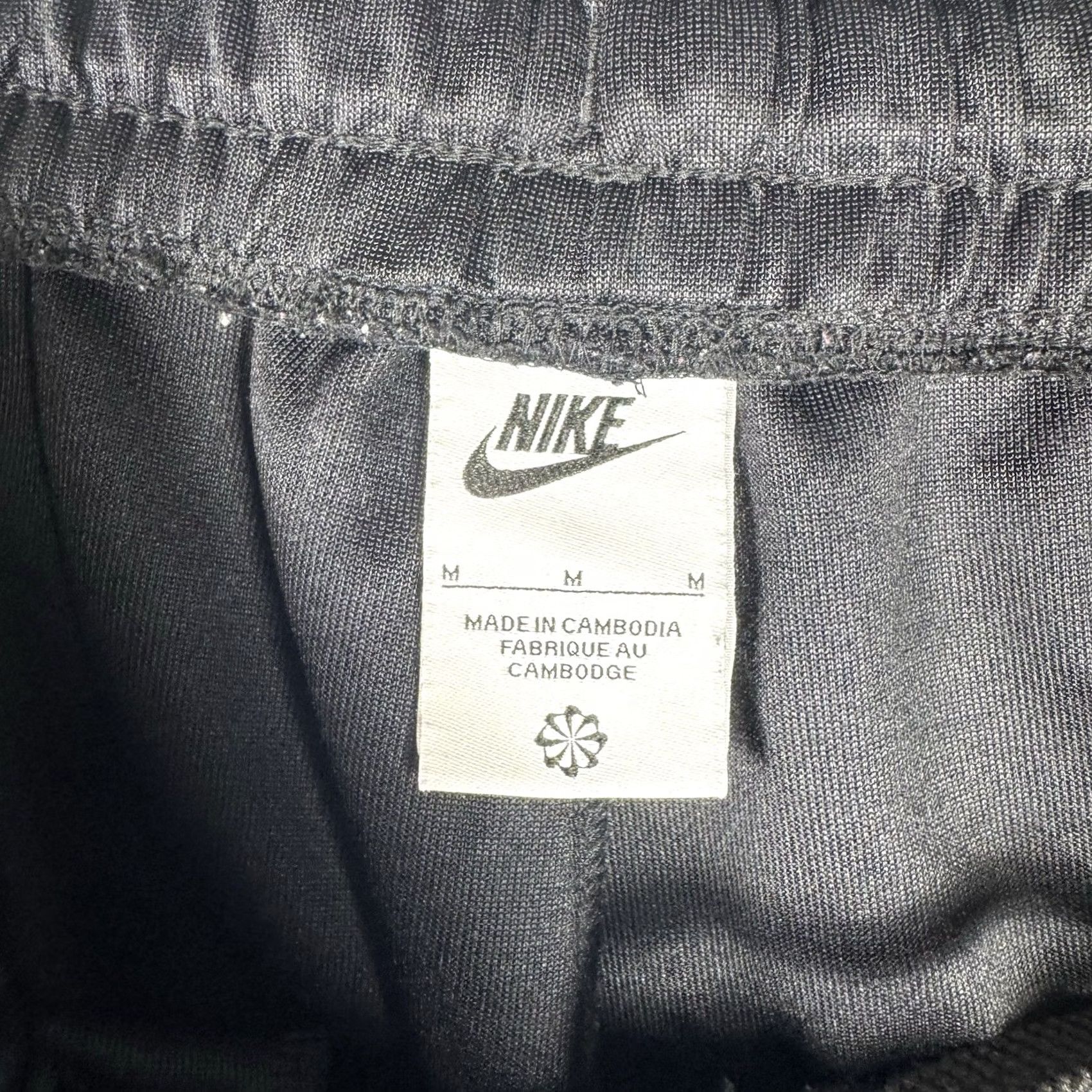 Nike VINTAGE Nike Tech Sweatpants Mens M Joggers Sportswear Sweatpants Cargo Size US 31 - 7 Thumbnail