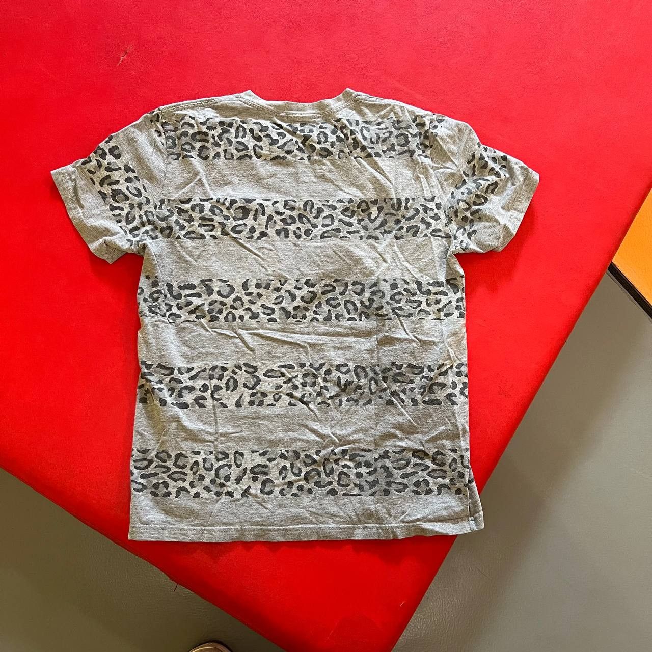 Carhartt Carhartt x Neighborhood Grey Leopard Print Stripe T-Shirt Size US M / EU 48-50 / 2 - 2 Thumbnail