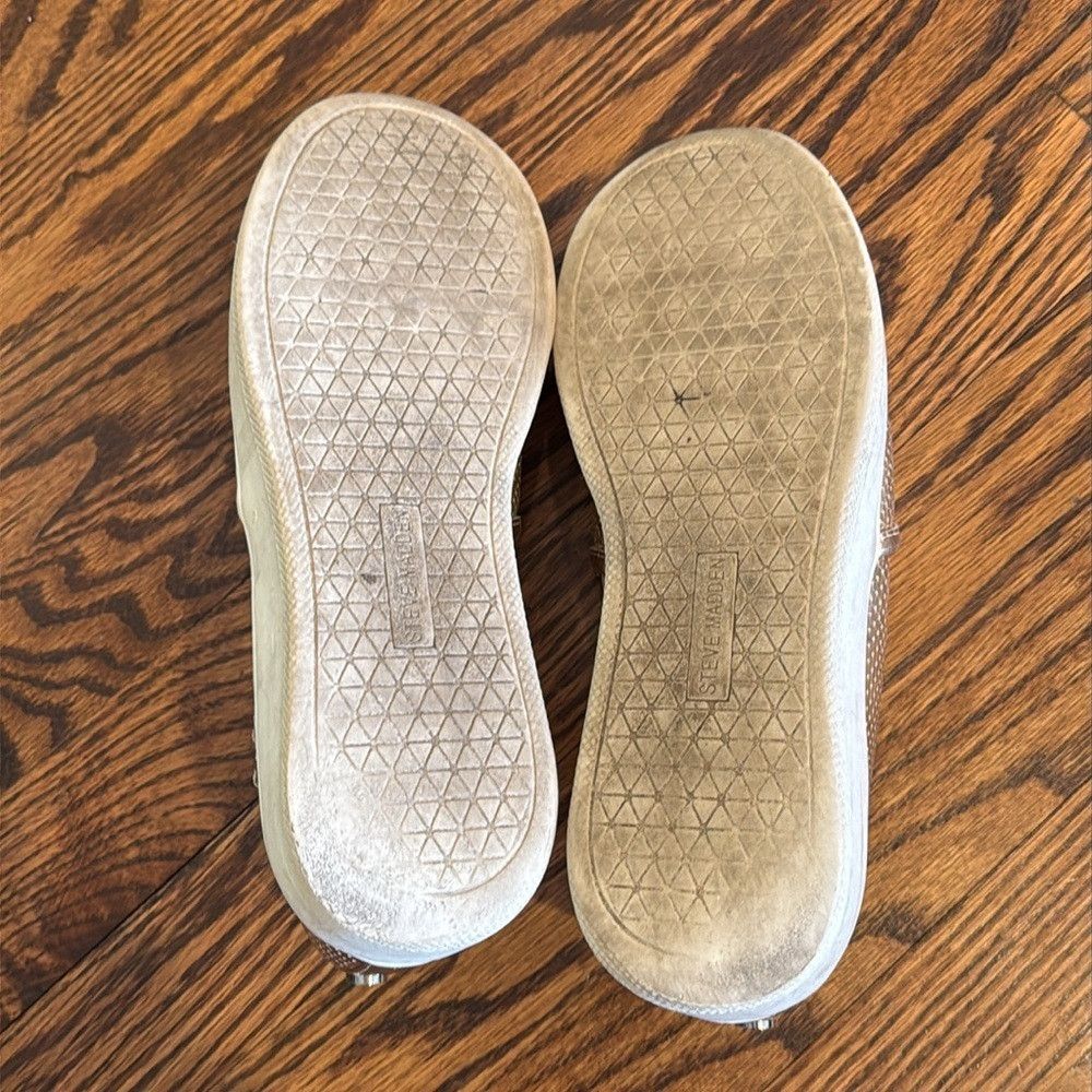 Steve Madden Steve Madden Sneakers Womens Size 8.5 Gold Perforated Slip Size US 8.5 / IT 38.5 - 6 Thumbnail
