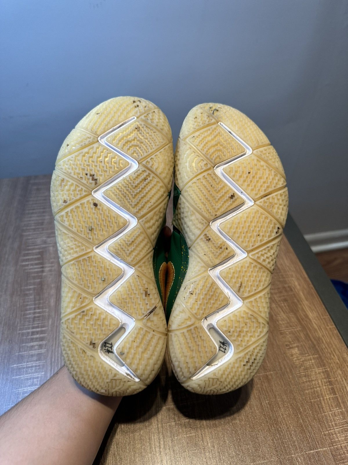 Nike Nike Kyrie 4 ID By You Green Basketball Shoes Mens Size 7.5 Size US 7.5 / EU 40-41 - 6 Thumbnail