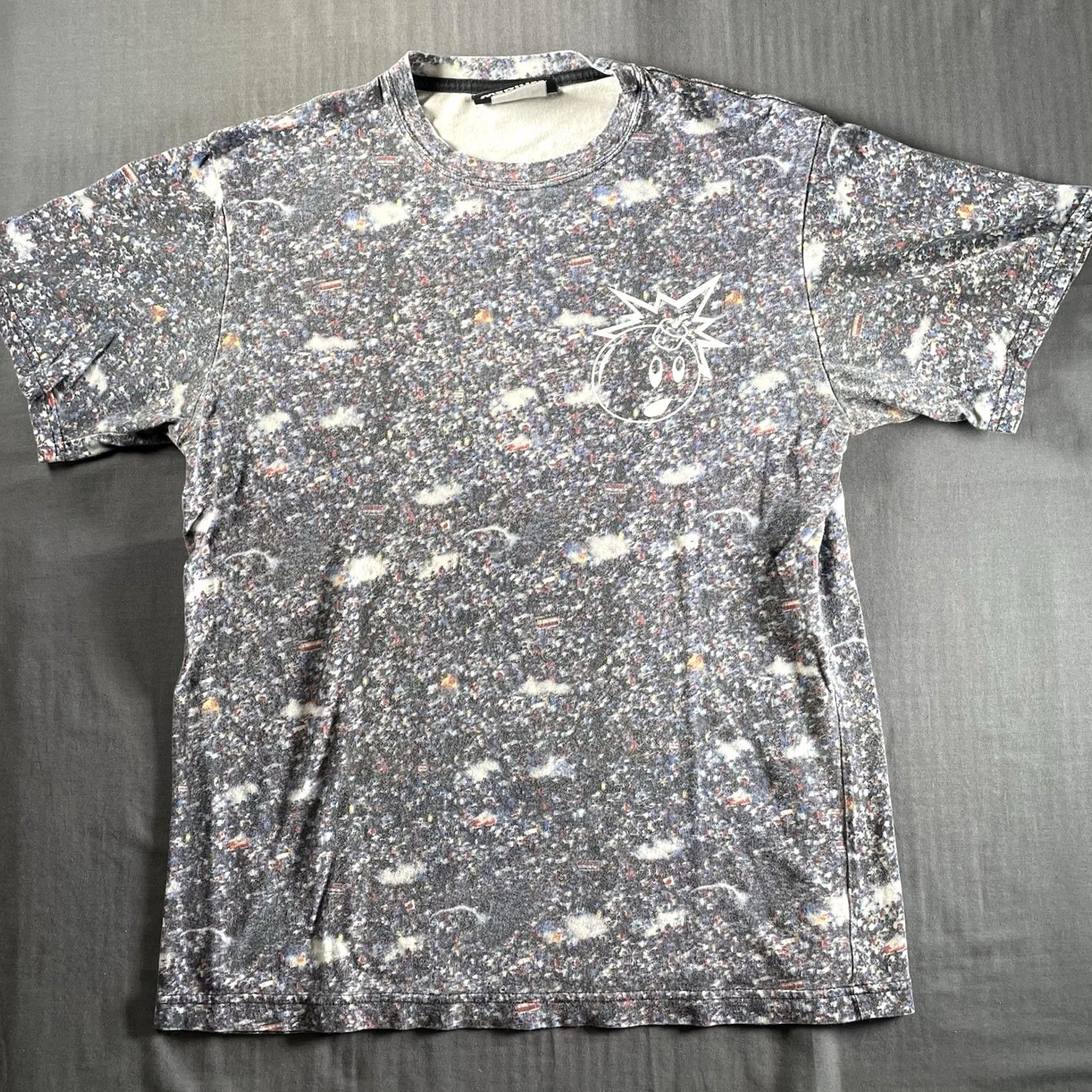 The Hundreds The Hundreds Shirt Men’s Medium Adam Bomb Logo Crowd Protest Shirt 90s Skater Graphic Print Multicolor Cotton Short Sleeve Crew Neck Double-Sided Mens Size US M / EU 48-50 / 2 - 6 Thumbnail