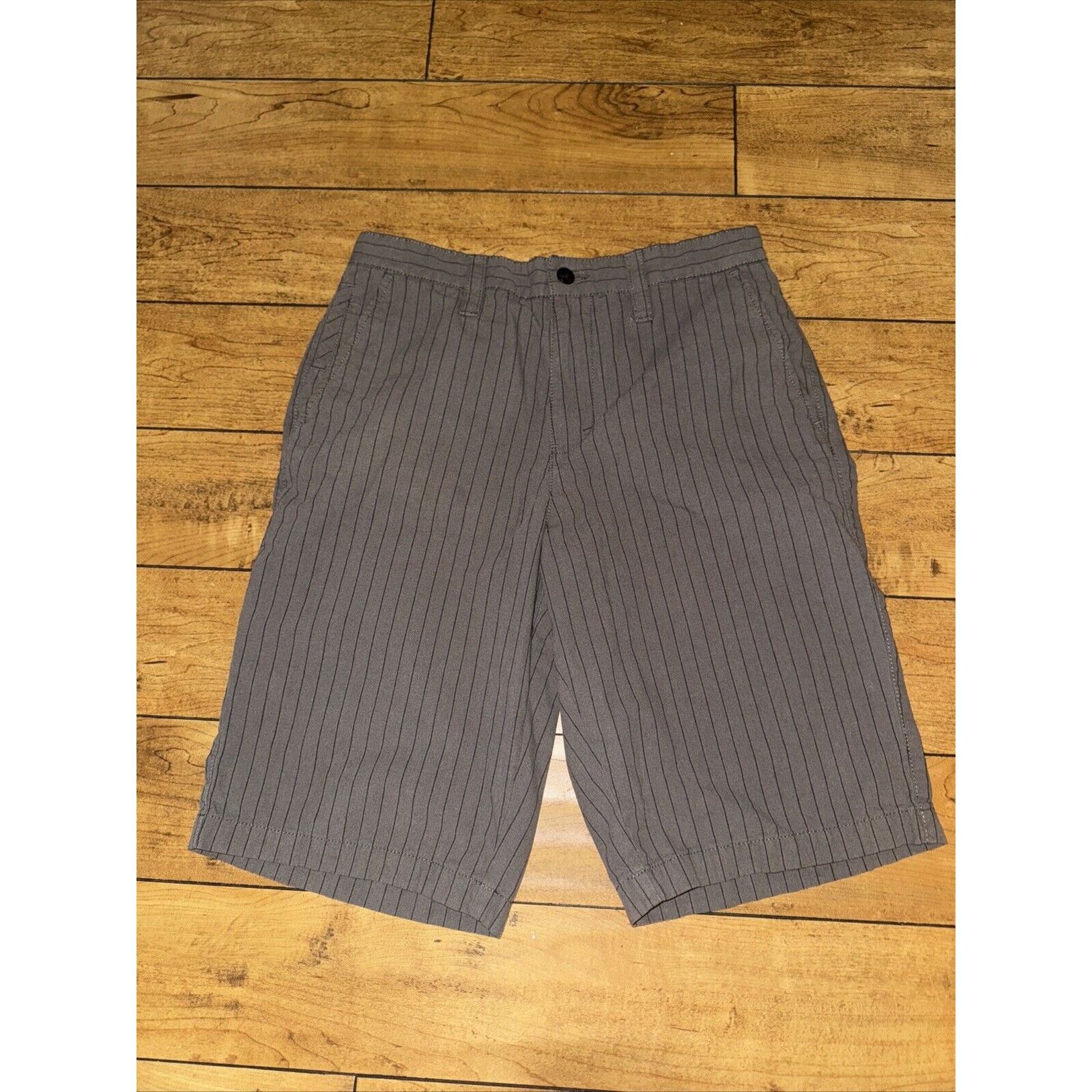 Vintage Vintage Hawk Skateboarding Stripped Chino Short Grey Size 30 Size US 30 / EU 46 - 1 Thumbnail