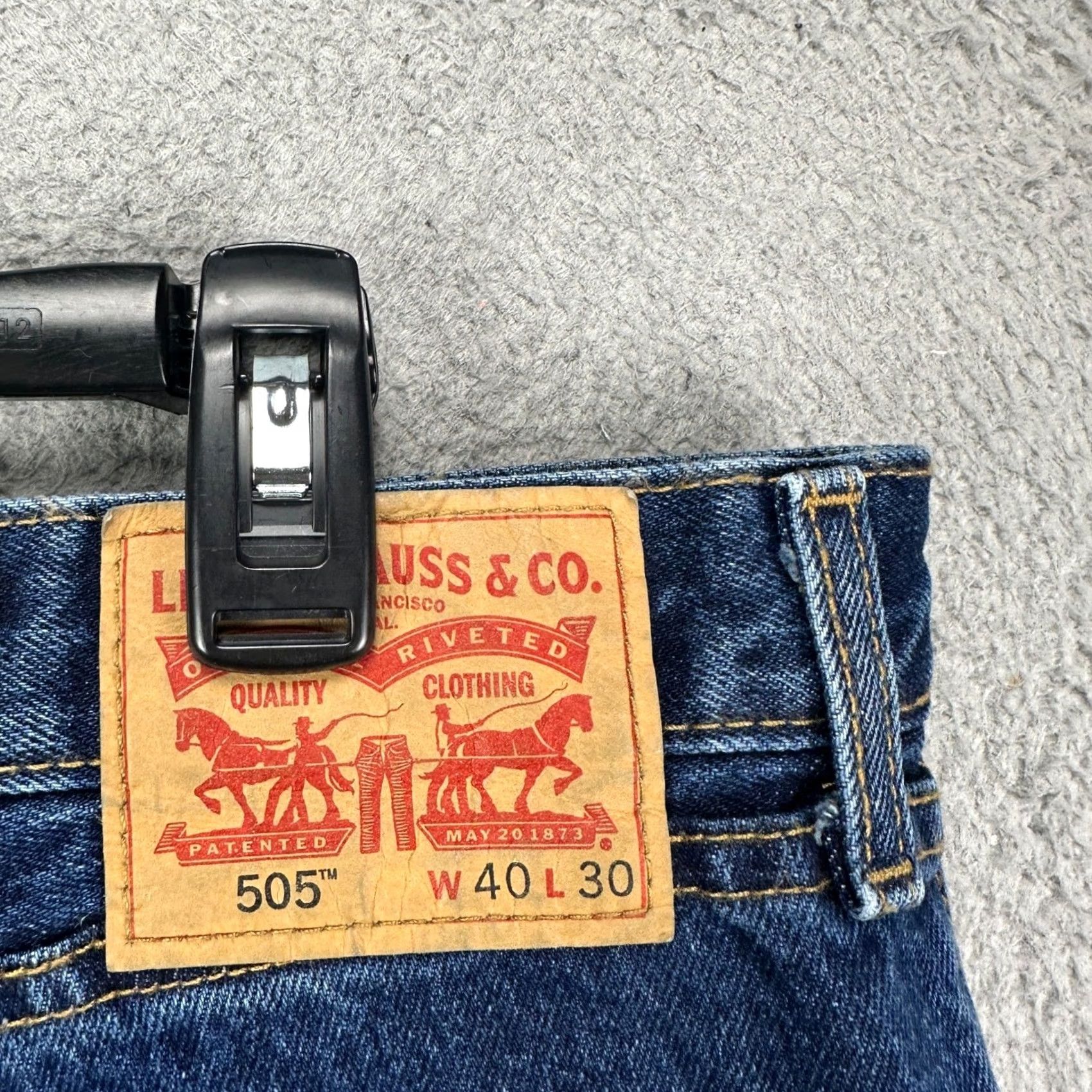 Levi's Levis 505 Jeans Straight Leg Mens 40X30 Blue Red Tab 5 Pockets Denim Outdoor Shirt Size US 40 / EU 56 - 4 Thumbnail