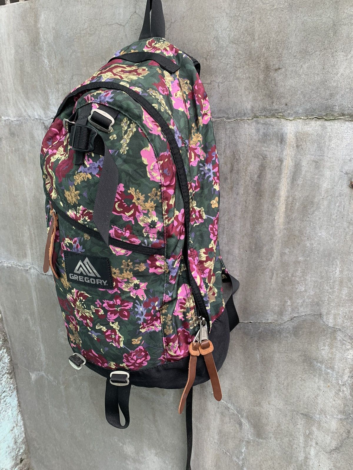 Gregory Floral Tapestry Daypack Backpack Size ONE SIZE - 4 Thumbnail