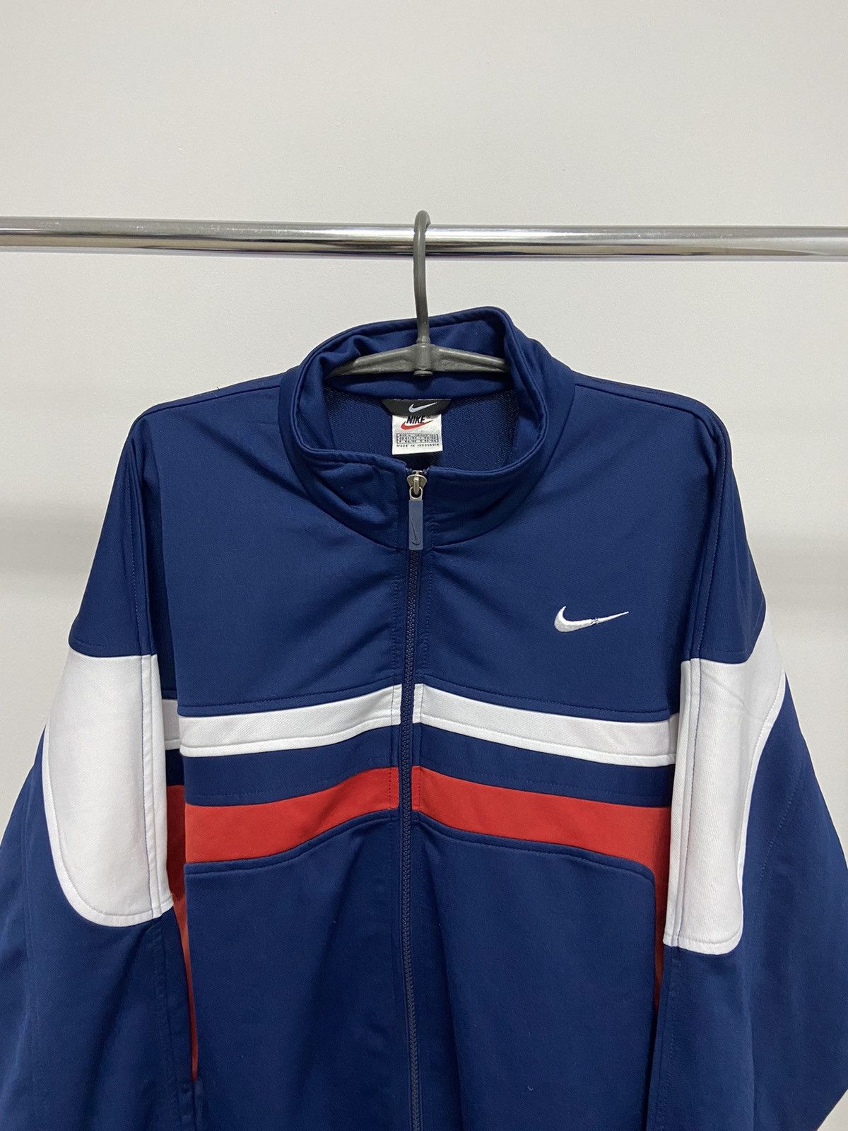 Nike × Vintage Nike Vintage Jacket Windbreaker Small Swoosh Logo 90s Nylon Size US L / EU 52-54 / 3 - 2 Thumbnail