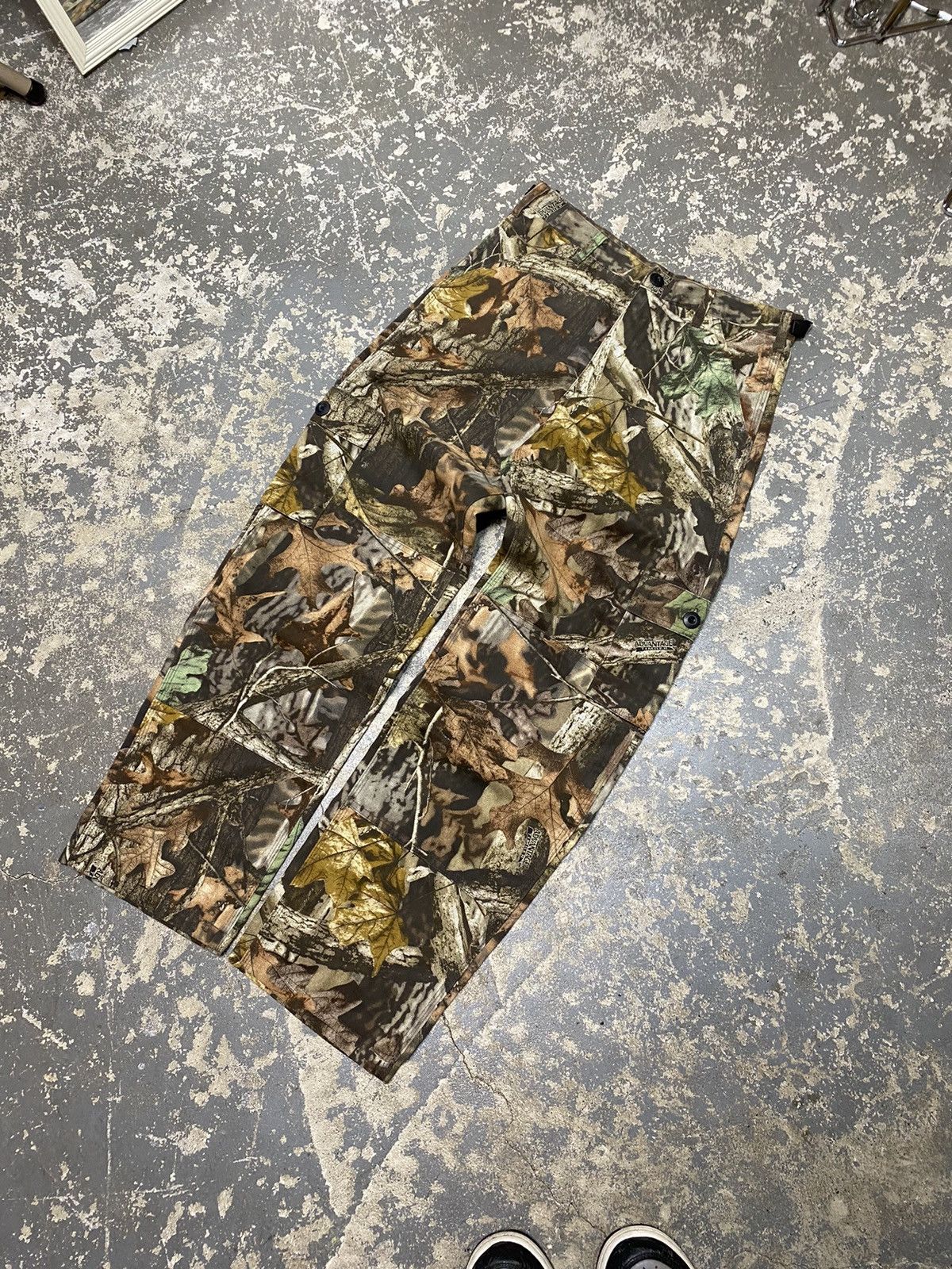 Realtree × Vintage Vintage Realtree Liberty Camo Baggy Cargo Essentials Pants Size US 29 - 11 Thumbnail