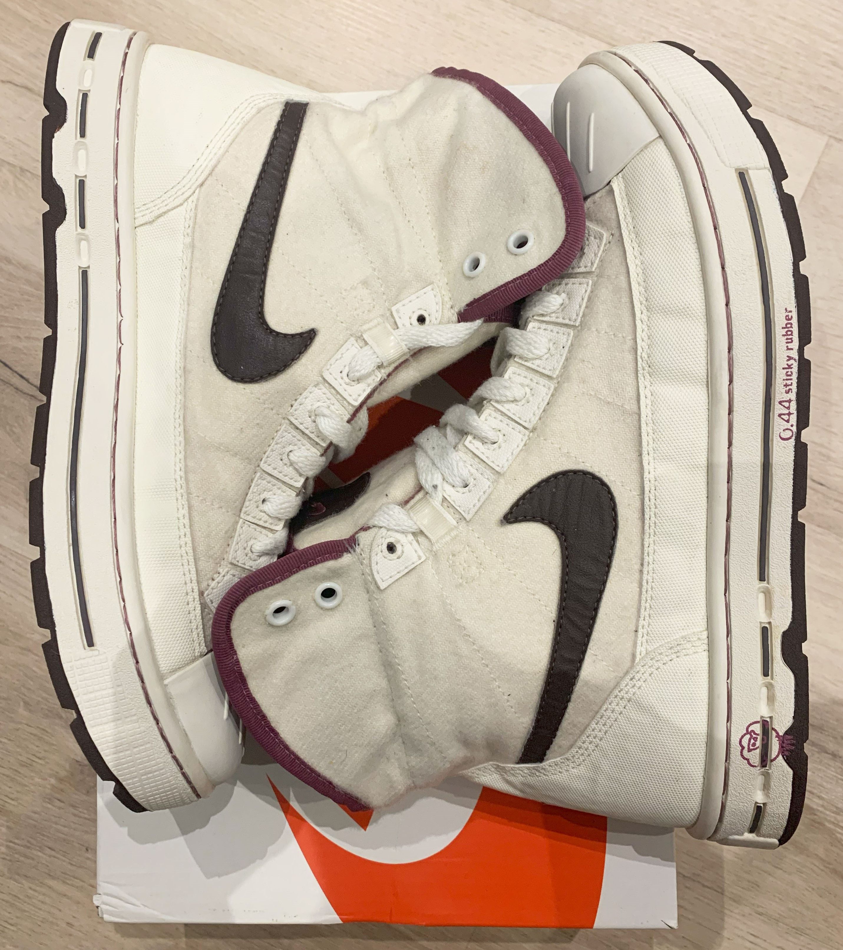 004 sticky rubber nike