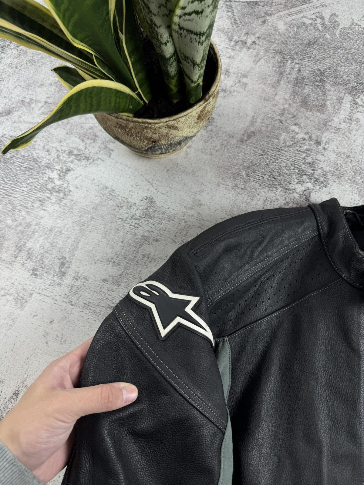 Alpinestars Alpinestars USA 40 EU 50 Men’s Black Motorcycle Racing Leather Zip Jacket Bomber Size US L / EU 52-54 / 3 - 8 Thumbnail