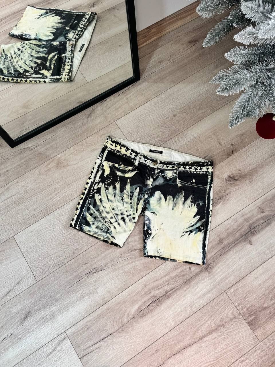 Balmain Balmain Eagle Tie Dye Denim Shorts Size 38 Size 26" / US 2 / IT 38 - 1 Thumbnail