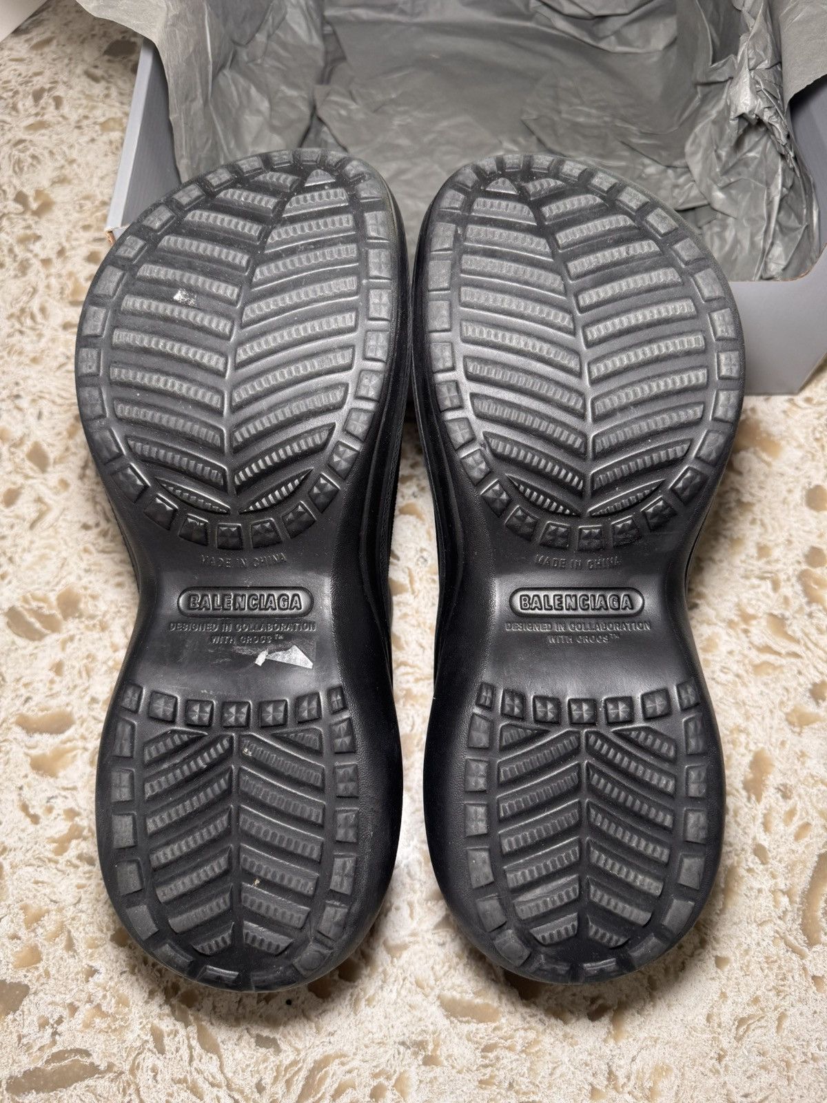 Balenciaga × Crocs Balenciaga x Crocs mule Size US 9 / EU 42 - 2 Thumbnail