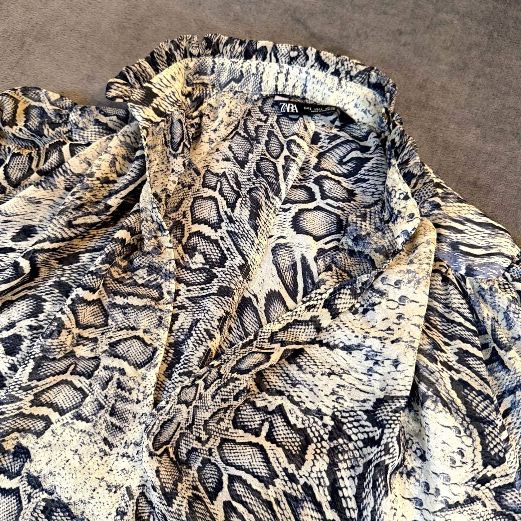 Zara Zara Blouse Womens Large Gray Multicolor Animal Print Ruffle Neck Long Sleeve Relaxed Fit Bohemian Casual Shirt Size L / US 10 / IT 46 - 3 Thumbnail