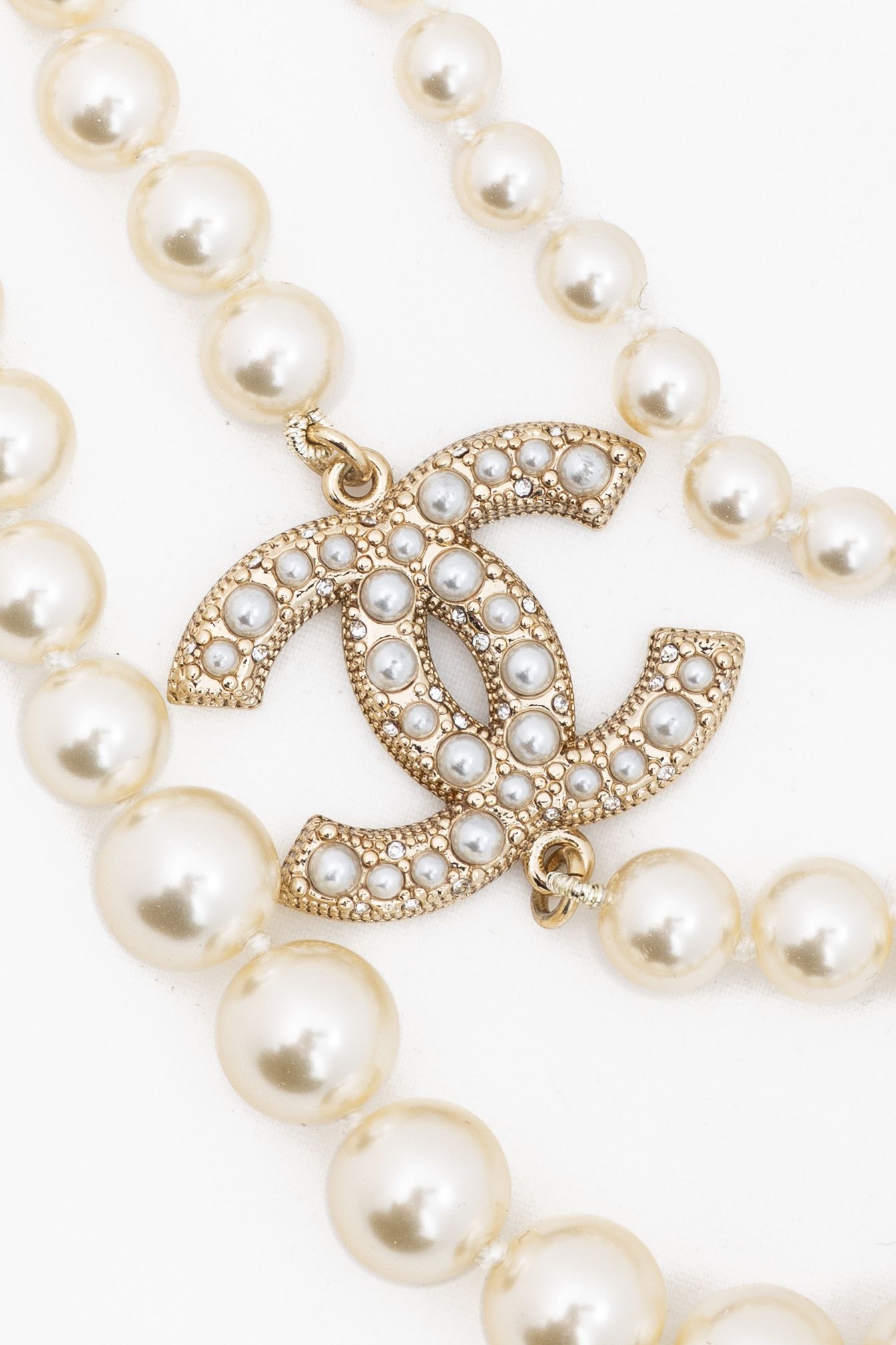 Chanel Chanel P25 Pearl & Gold-Tone CC-Logo Long Station Necklace Size ONE SIZE - 2 Thumbnail