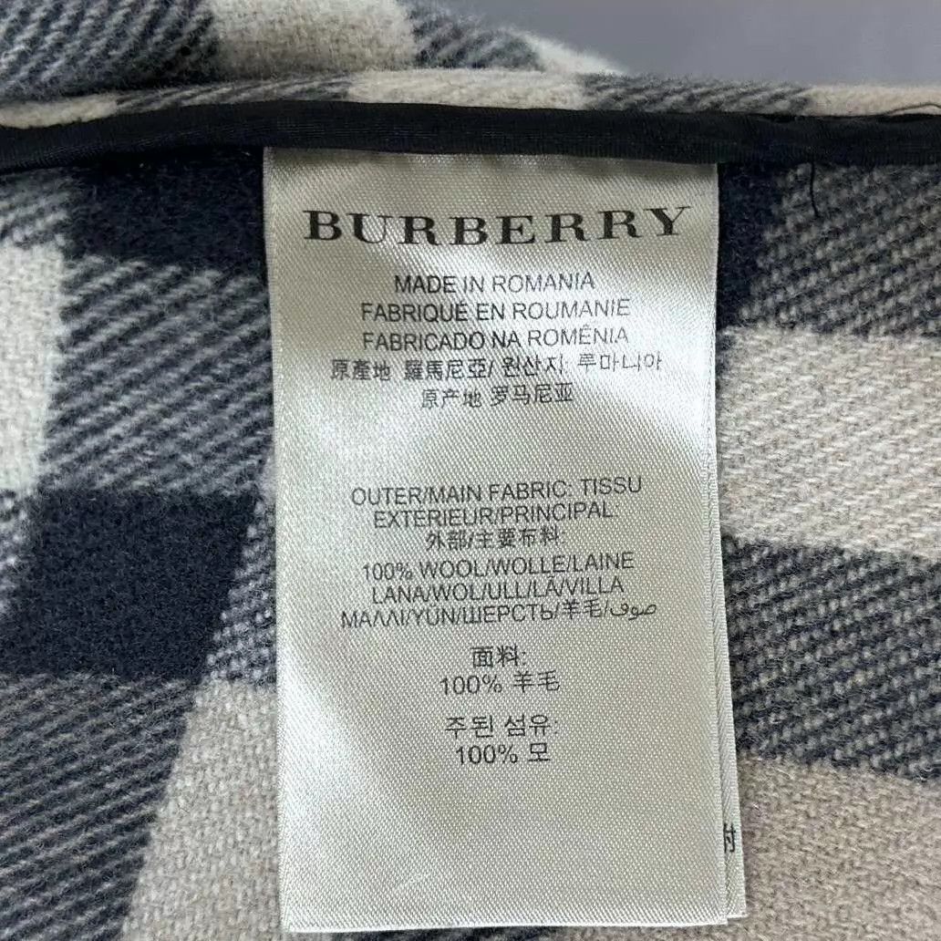 Burberry Burberry black wool coat with horn buttons UK2 Size XXS / US 00 / IT 34 - 4 Thumbnail