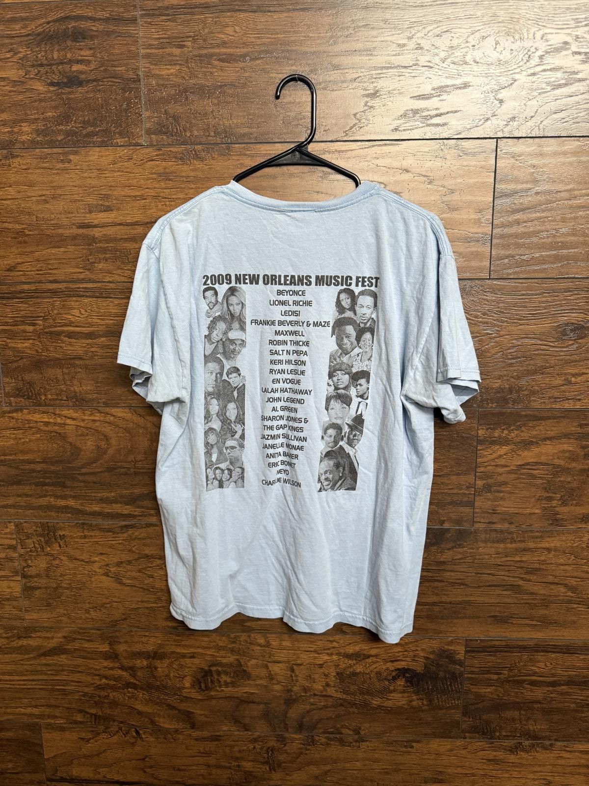 Fruit Of The Loom 2009 New Orleans Music Festival T-shirt Line Up on Back Tee Size US L / EU 52-54 / 3 - 2 Thumbnail
