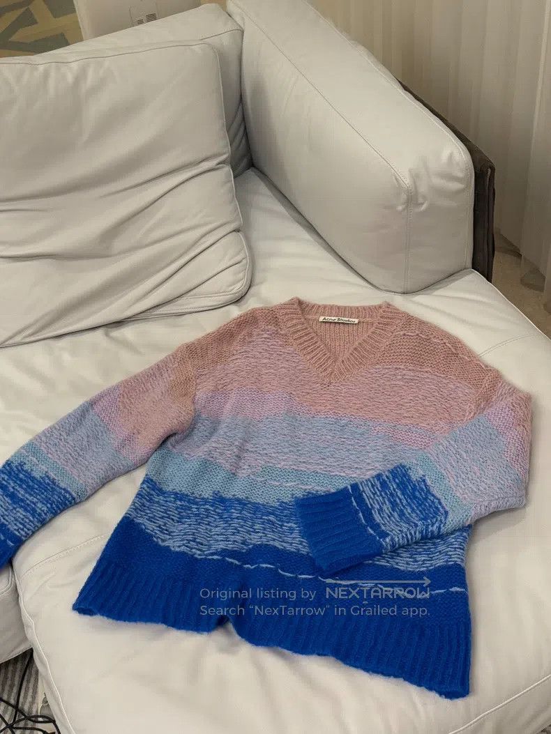 Acne Studios Acne Studios Pink-Blue Gradient V-Neck Sweater Size XXS / US 00 / IT 34 - 1 Thumbnail