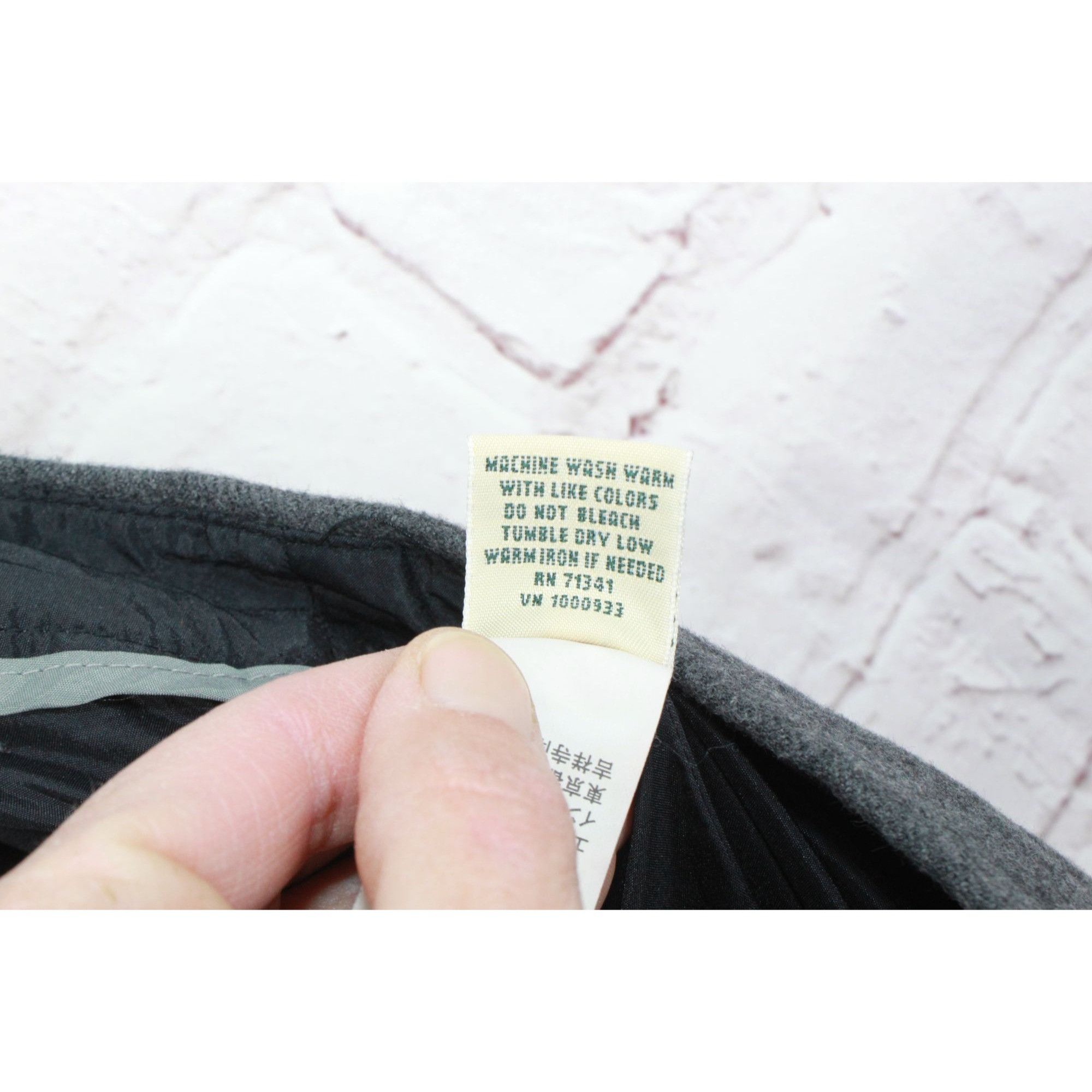 L.L. Bean LL Bean Classic Fit Straight Leg Dress Work Pants 20 Pet Size 42" / US 20 - 9 Thumbnail
