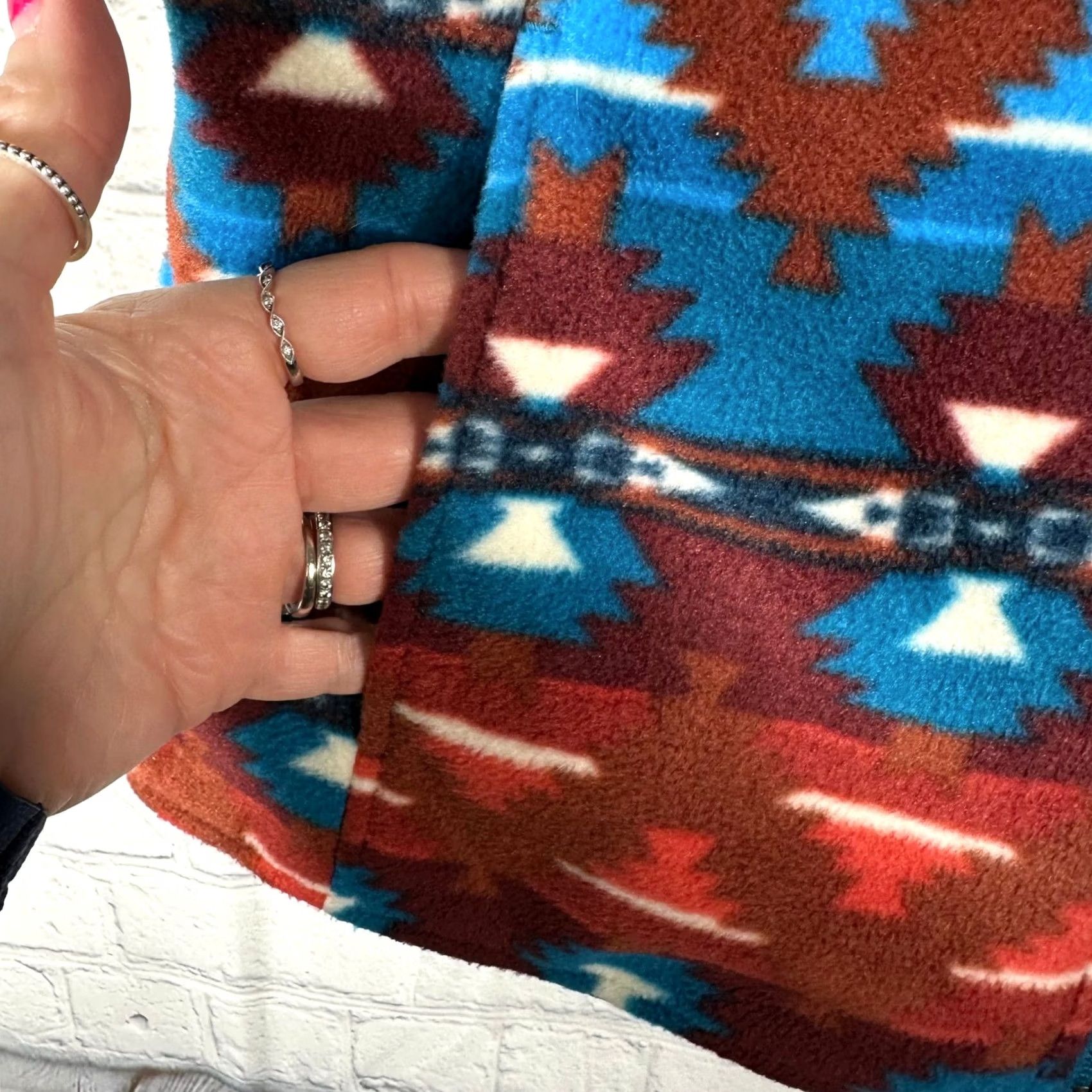 Ariat VINTAGE? No; Ariat Reversible Vest Womens Small Dilon Teal Southwestern Aztec Fleece Quilted Size S / US 4 / IT 40 - 2 Thumbnail
