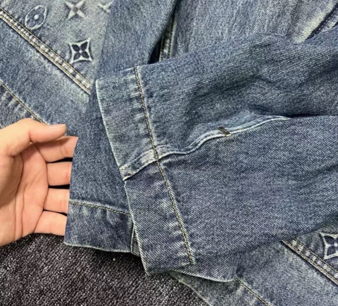 Louis Vuitton Louis Vuitton Letter embossed denim jacket 2412-Nextarrow Size US XXL / EU 58 / 5 - 4 Thumbnail