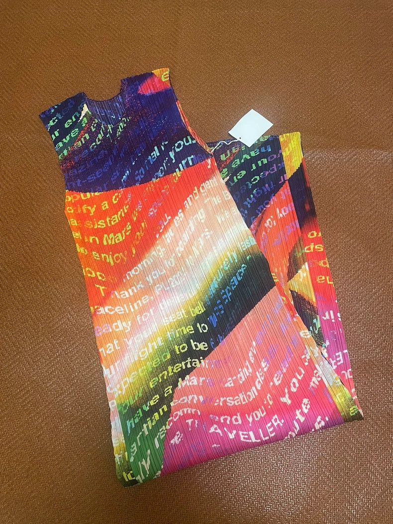 Issey Miyake Issey Miyake size:3 New color dress for space travelers Size S / US 4 / IT 40 - 5 Thumbnail