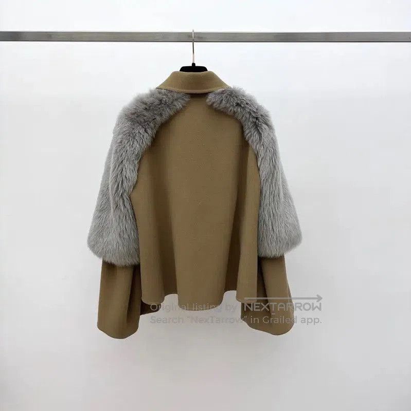 Loewe Loewe Beige Women's Jacket with Faux Fur Sleeves . Size M / US 6-8 / IT 42-44 - 2 Thumbnail