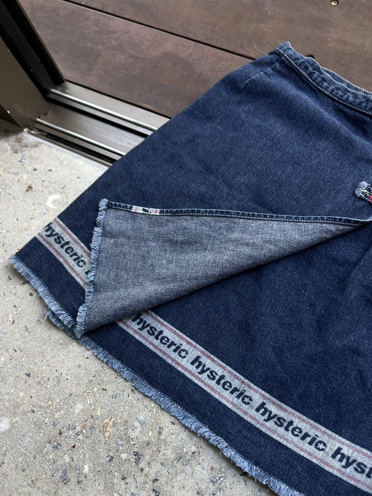 Hysteric Glamour HYSTERIC GLAMOUR DENIM JEANS SKIRT ARCHIVE RARE JAPAN Size 25" / US 0 / IT 36 - 3 Thumbnail